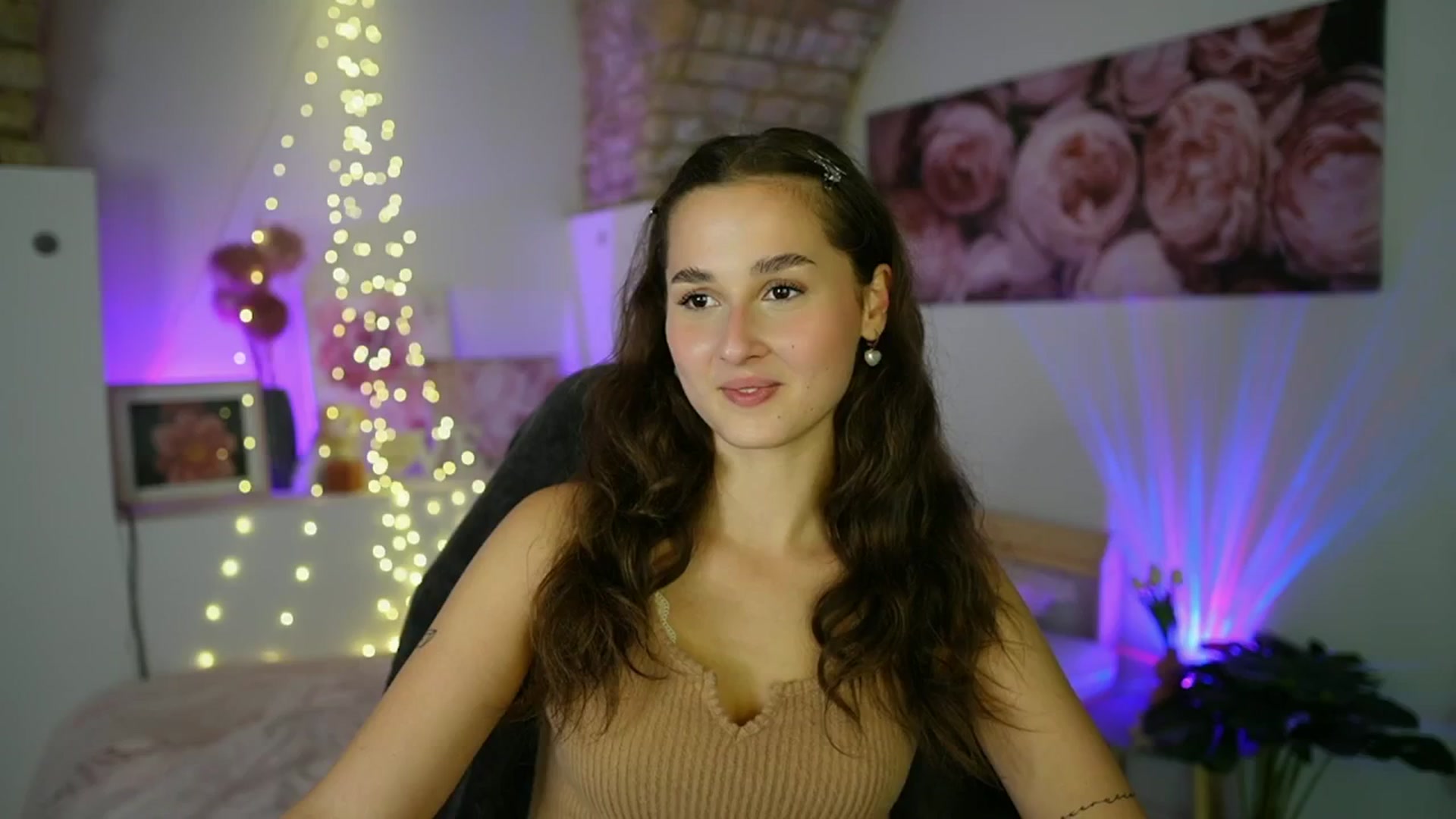 Gallery image thumbnail from Anita_Grey_'s myfreecams stream on, 07/29/2025, 19:15 image 4 of 20