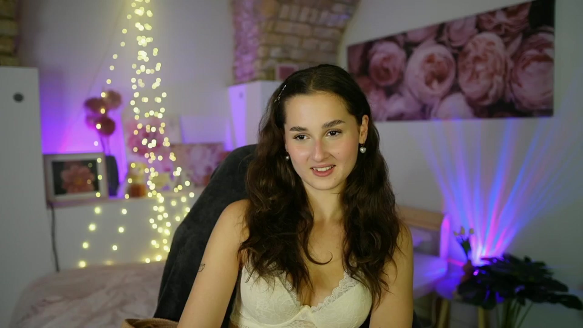 Gallery image thumbnail from Anita_Grey_'s myfreecams stream on, 07/29/2025, 19:15 image 15 of 20