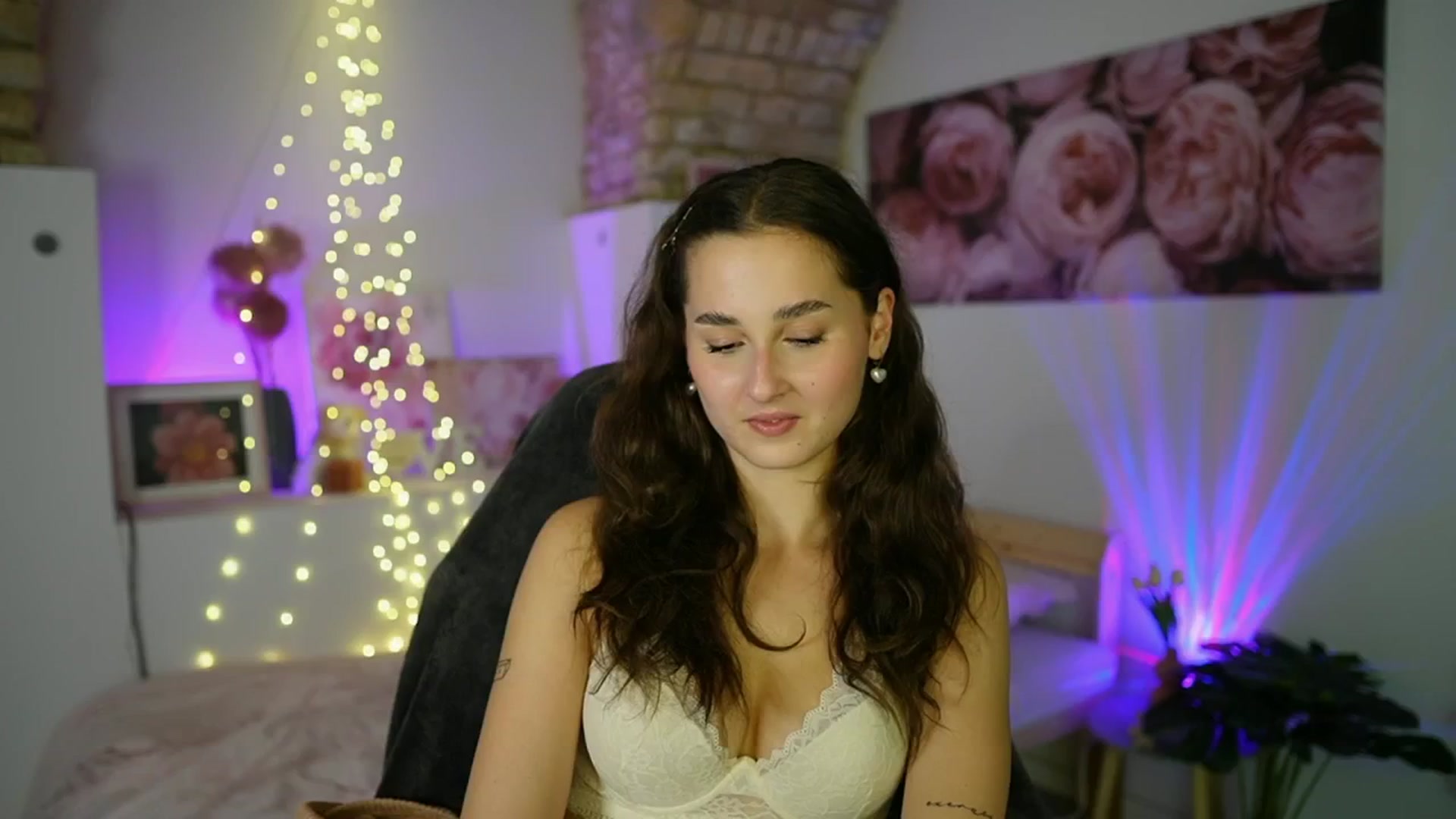Gallery image thumbnail from Anita_Grey_'s myfreecams stream on, 07/29/2025, 19:15 image 13 of 20