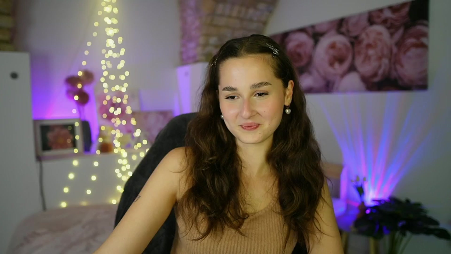 Gallery image thumbnail from Anita_Grey_'s myfreecams stream on, 07/29/2025, 19:15 image 1 of 20