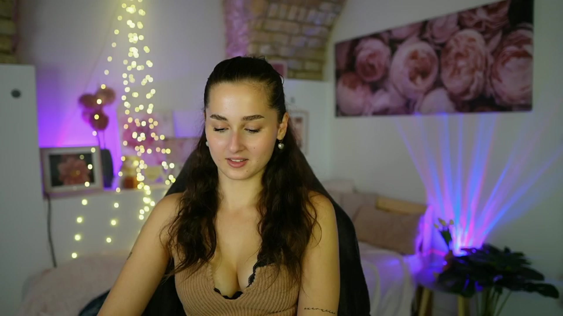 Gallery image thumbnail from Anita_Grey_'s myfreecams stream on, 07/31/2025, 19:33 image 1 of 20
