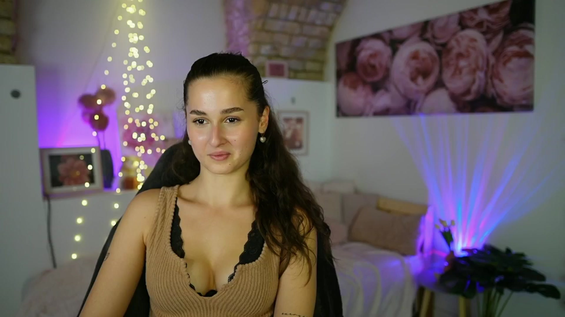 Gallery image thumbnail from Anita_Grey_'s myfreecams stream on, 07/31/2025, 19:33 image 6 of 20