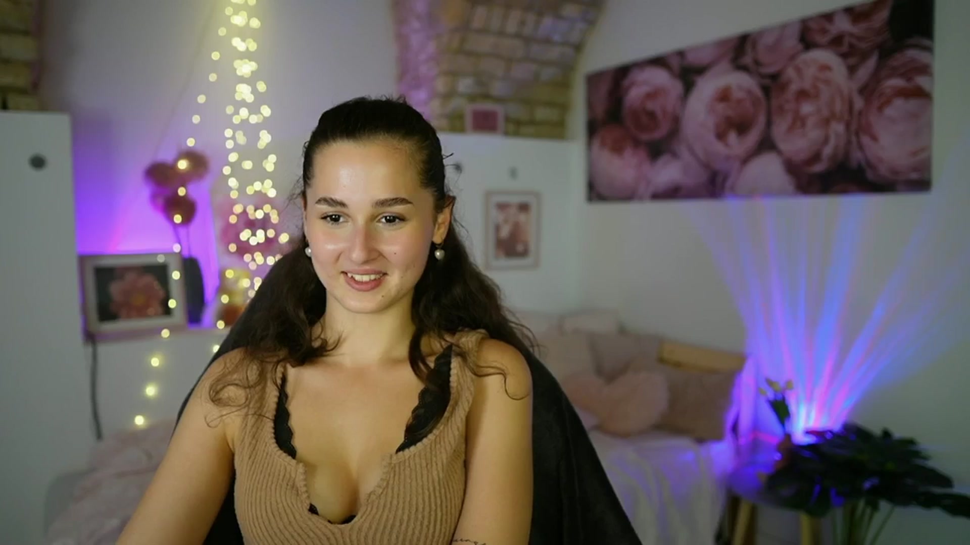 Gallery image thumbnail from Anita_Grey_'s myfreecams stream on, 07/31/2025, 21:12 image 16 of 20