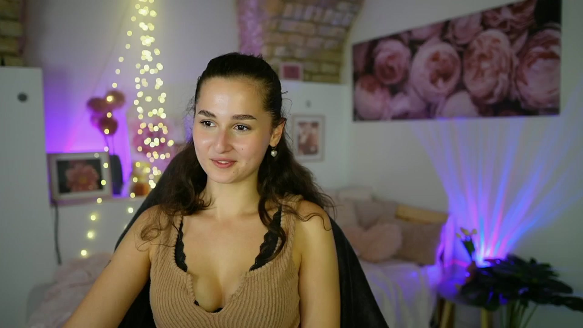 Gallery image thumbnail from Anita_Grey_'s myfreecams stream on, 07/31/2025, 21:12 image 8 of 20