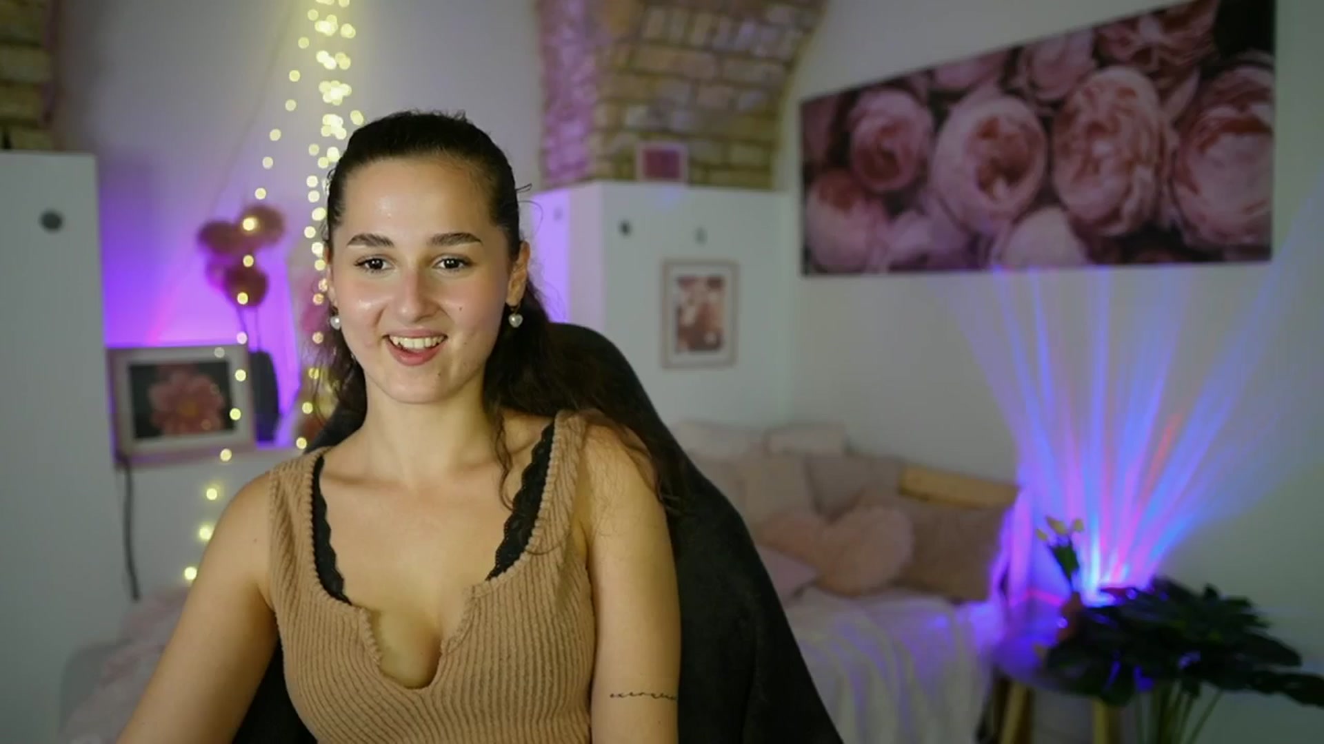 Gallery image thumbnail from Anita_Grey_'s myfreecams stream on, 07/31/2025, 21:12 image 20 of 20