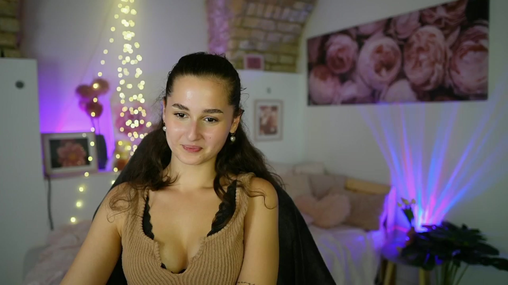 Gallery image thumbnail from Anita_Grey_'s myfreecams stream on, 07/31/2025, 21:12 image 17 of 20