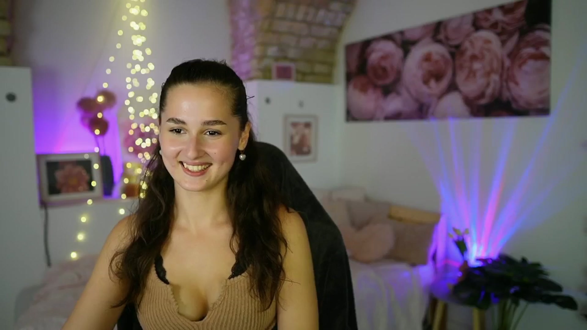 Gallery image thumbnail from Anita_Grey_'s myfreecams stream on, 07/31/2025, 22:29 image 2 of 20