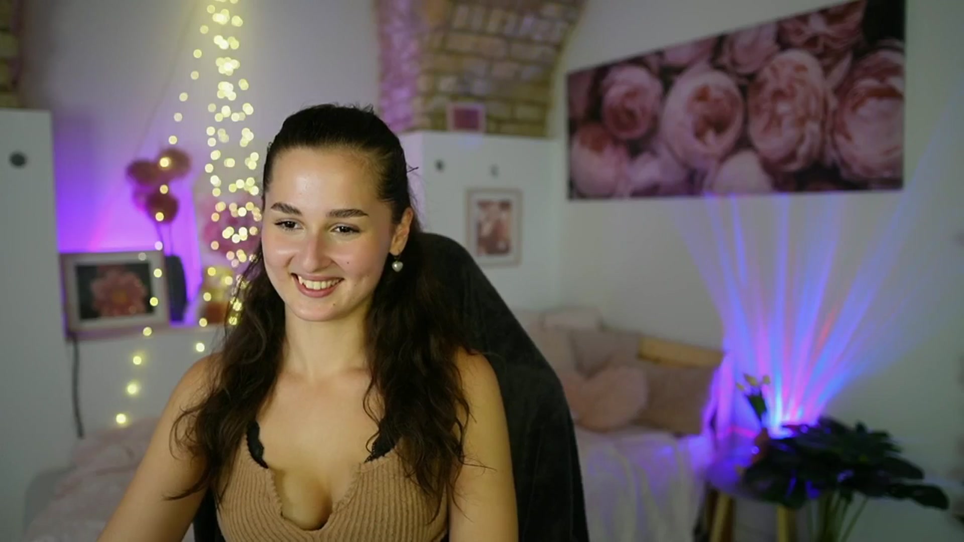 Gallery image thumbnail from Anita_Grey_'s myfreecams stream on, 07/31/2025, 22:29 image 5 of 20