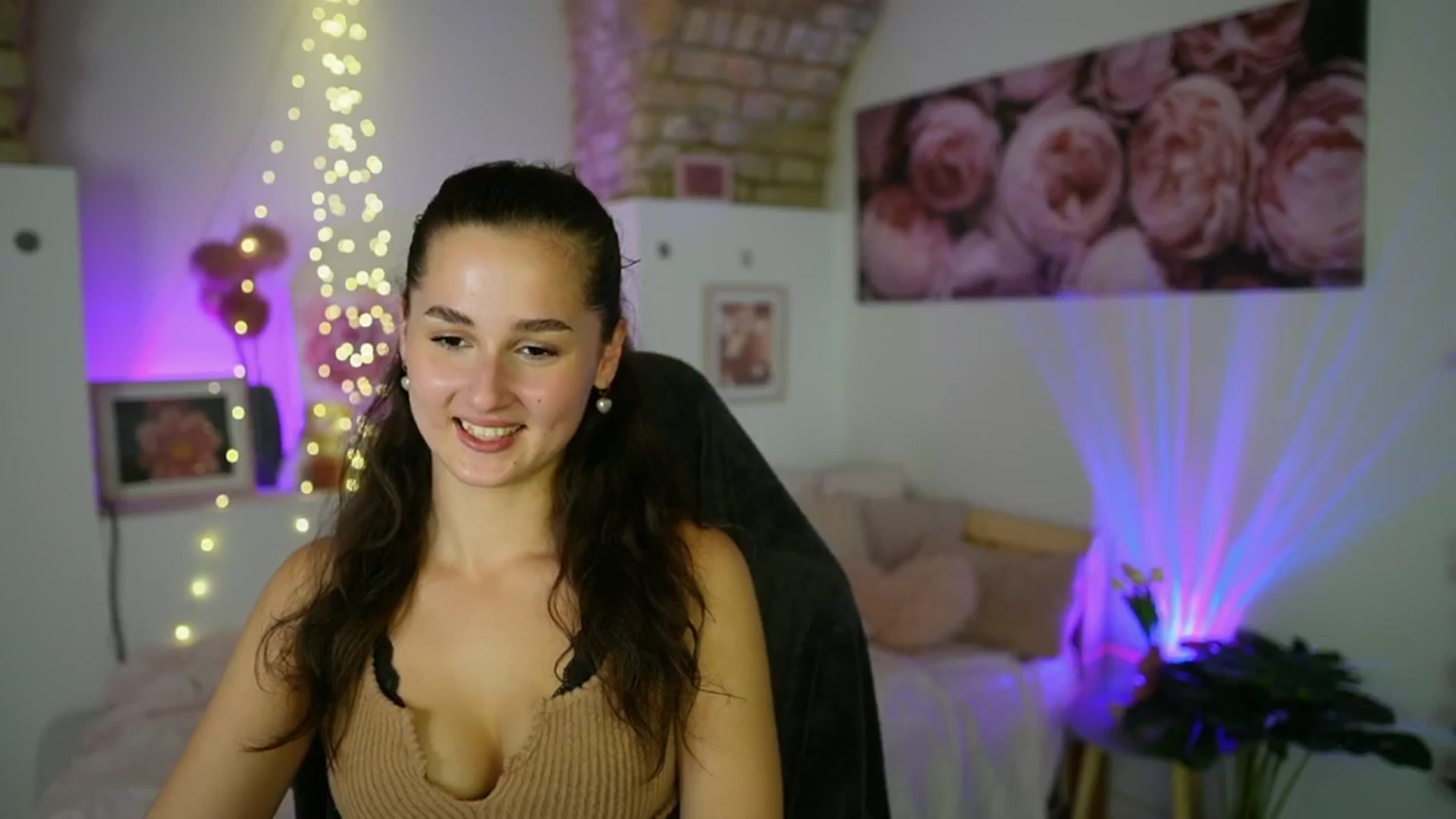 Gallery image thumbnail from Anita_Grey_'s myfreecams stream on, 07/31/2025, 22:29 image 8 of 20
