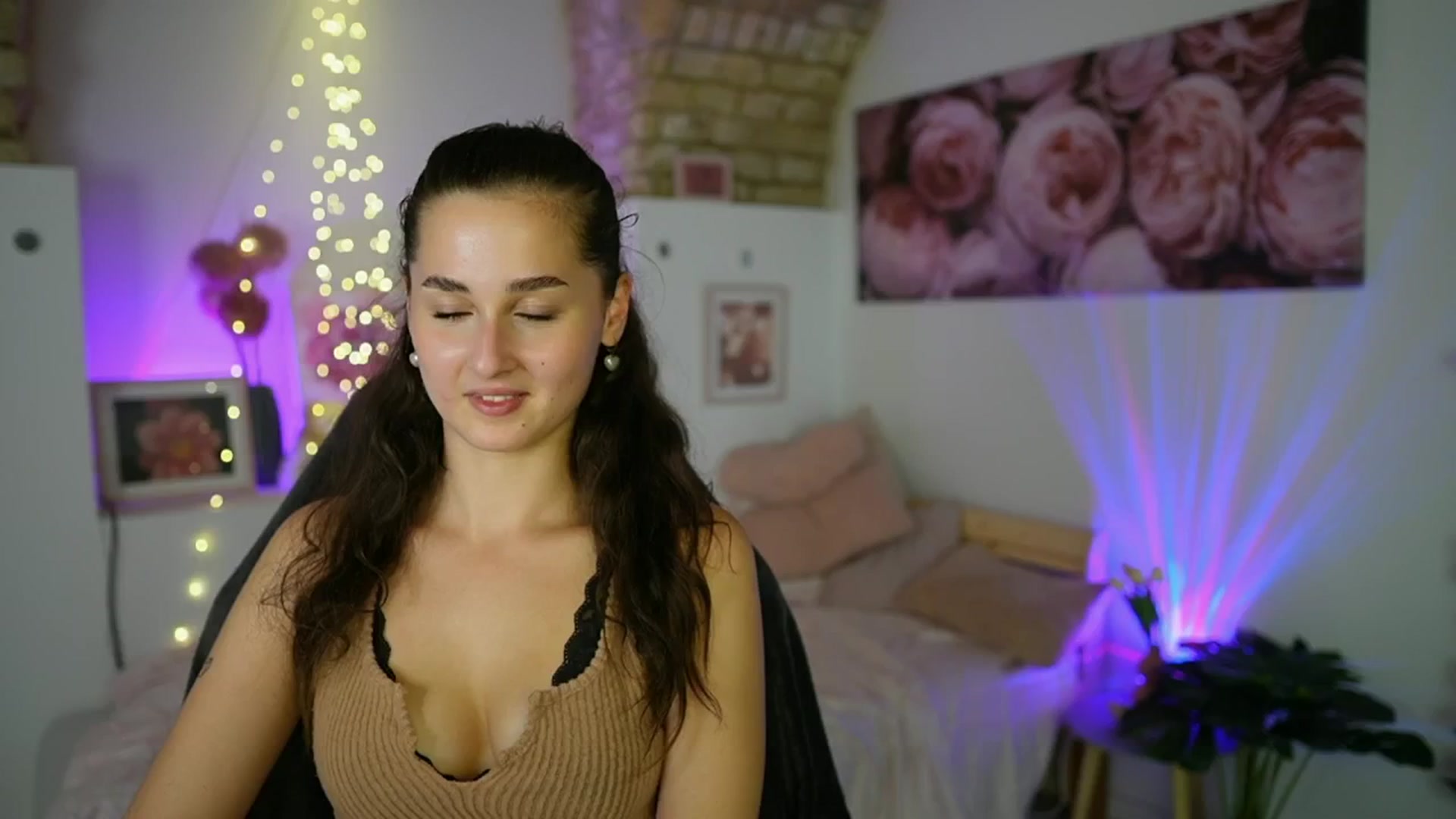 Gallery image thumbnail from Anita_Grey_'s myfreecams stream on, 07/31/2025, 23:30 image 2 of 20