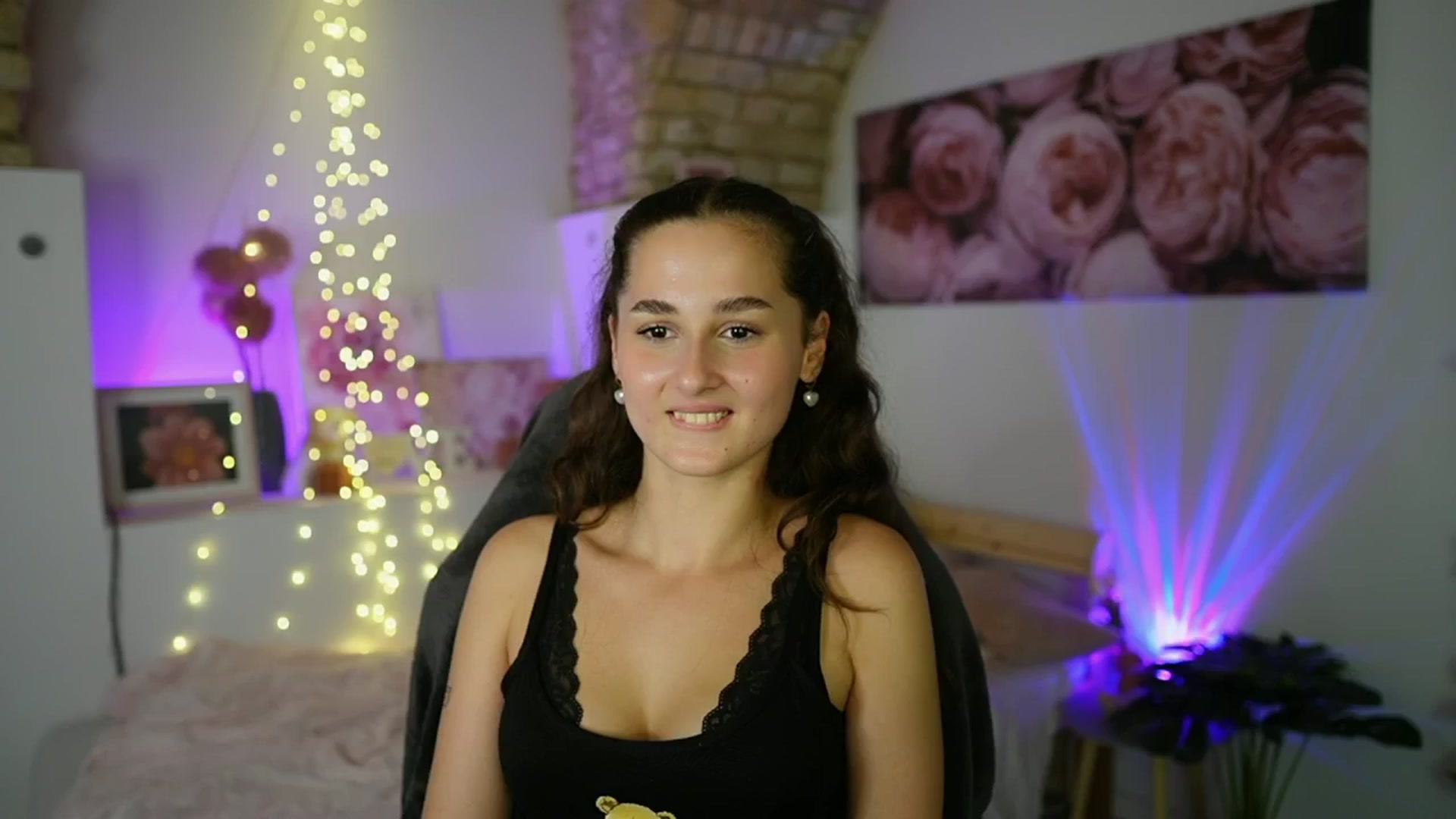 Gallery image thumbnail from Anita_Grey_'s myfreecams stream on, 08/02/2025, 22:25 image 14 of 20