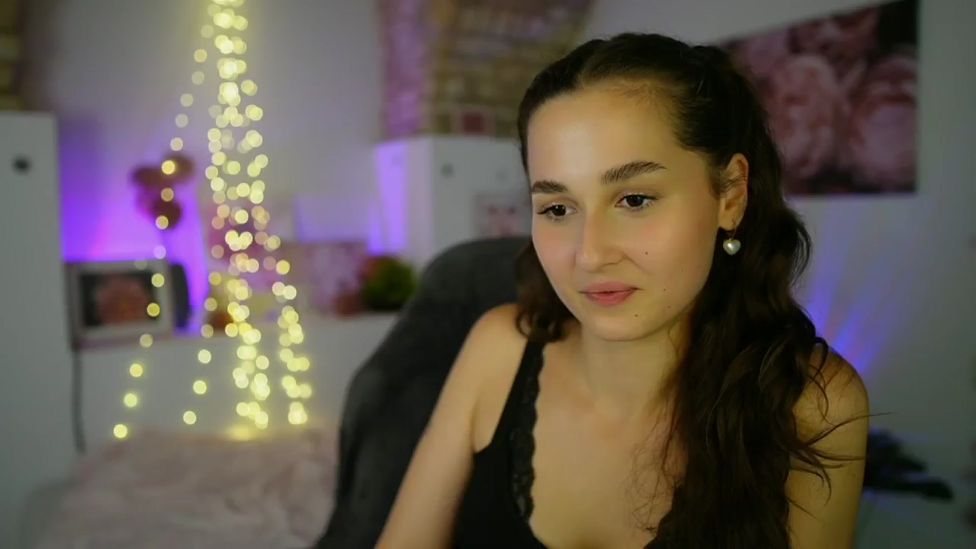 Gallery image thumbnail from Anita_Grey_'s myfreecams stream on, 08/02/2025, 22:25 image 3 of 20