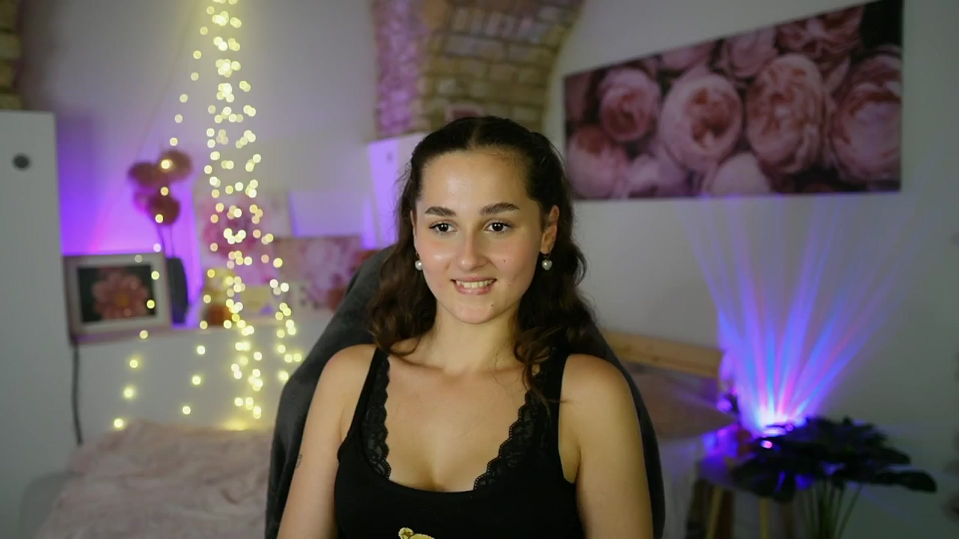 Gallery image thumbnail from Anita_Grey_'s myfreecams stream on, 08/02/2025, 22:25 image 16 of 20