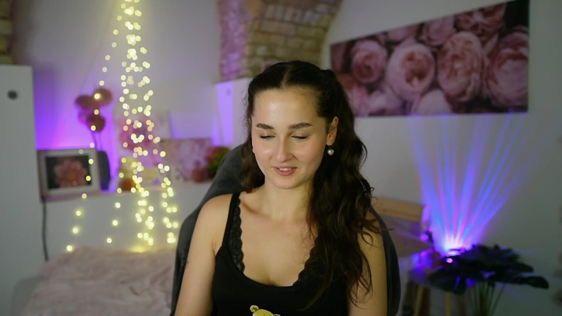 Gallery image thumbnail from Anita_Grey_'s myfreecams stream on, 08/02/2025, 22:25 image 2 of 20