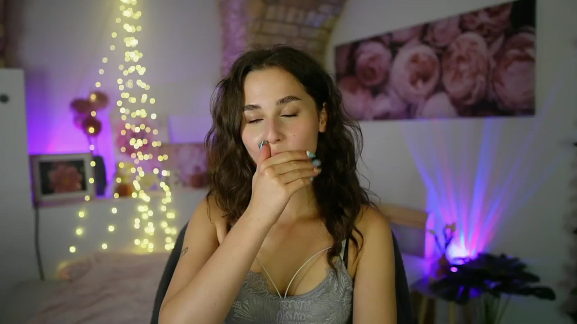 Gallery image thumbnail from Anita_Grey_'s myfreecams stream on, 08/04/2025, 23:23 image 3 of 20
