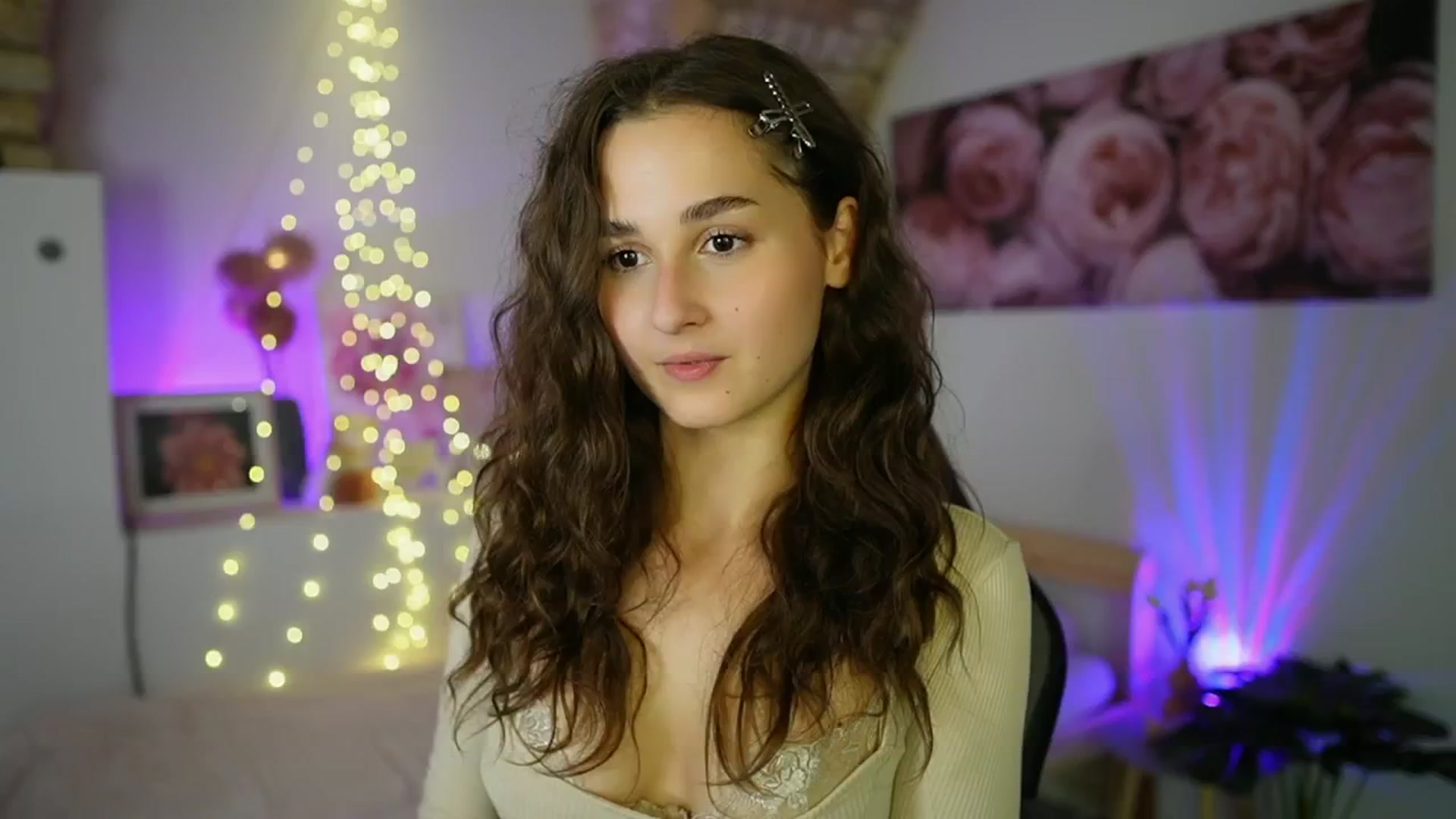 Gallery image thumbnail from Anita_Grey_'s myfreecams stream on, 08/05/2025, 19:11 image 15 of 20