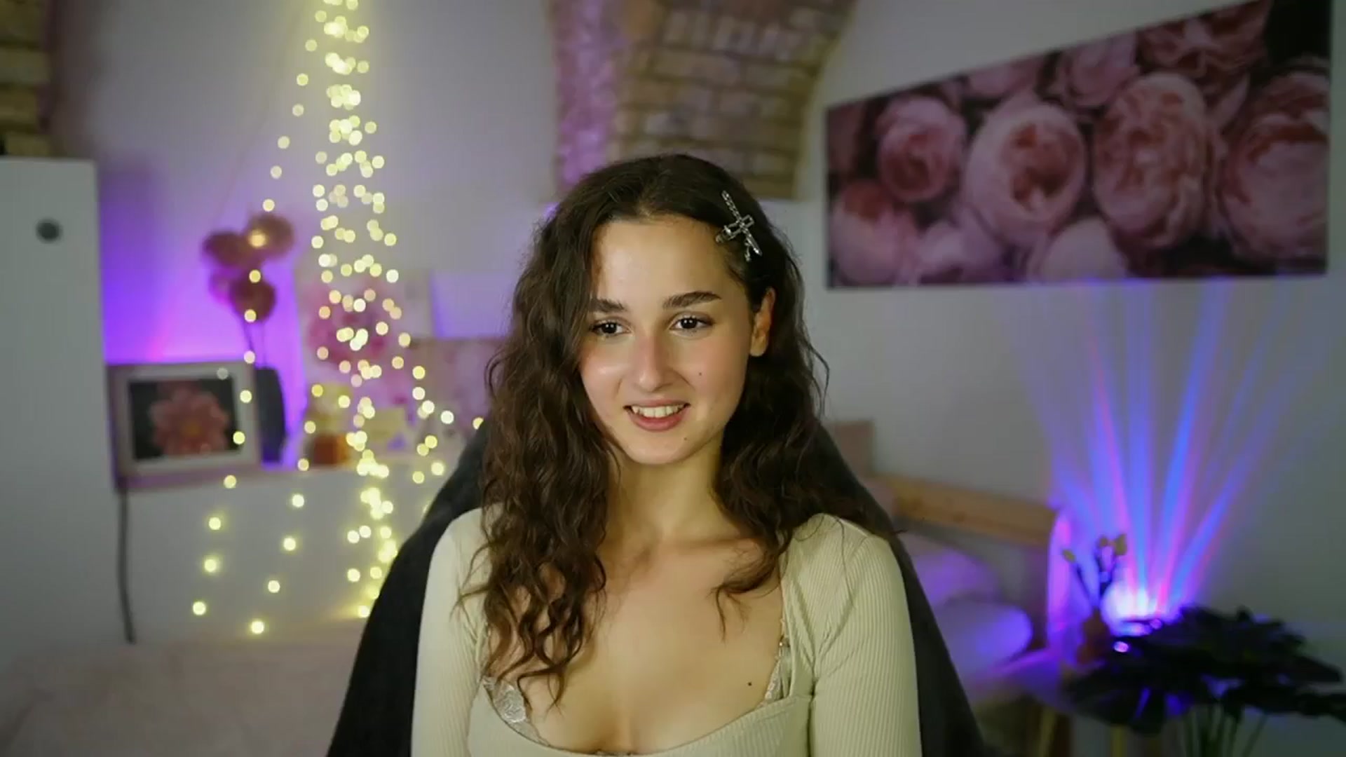 Gallery image thumbnail from Anita_Grey_'s myfreecams stream on, 08/05/2025, 19:11 image 2 of 20
