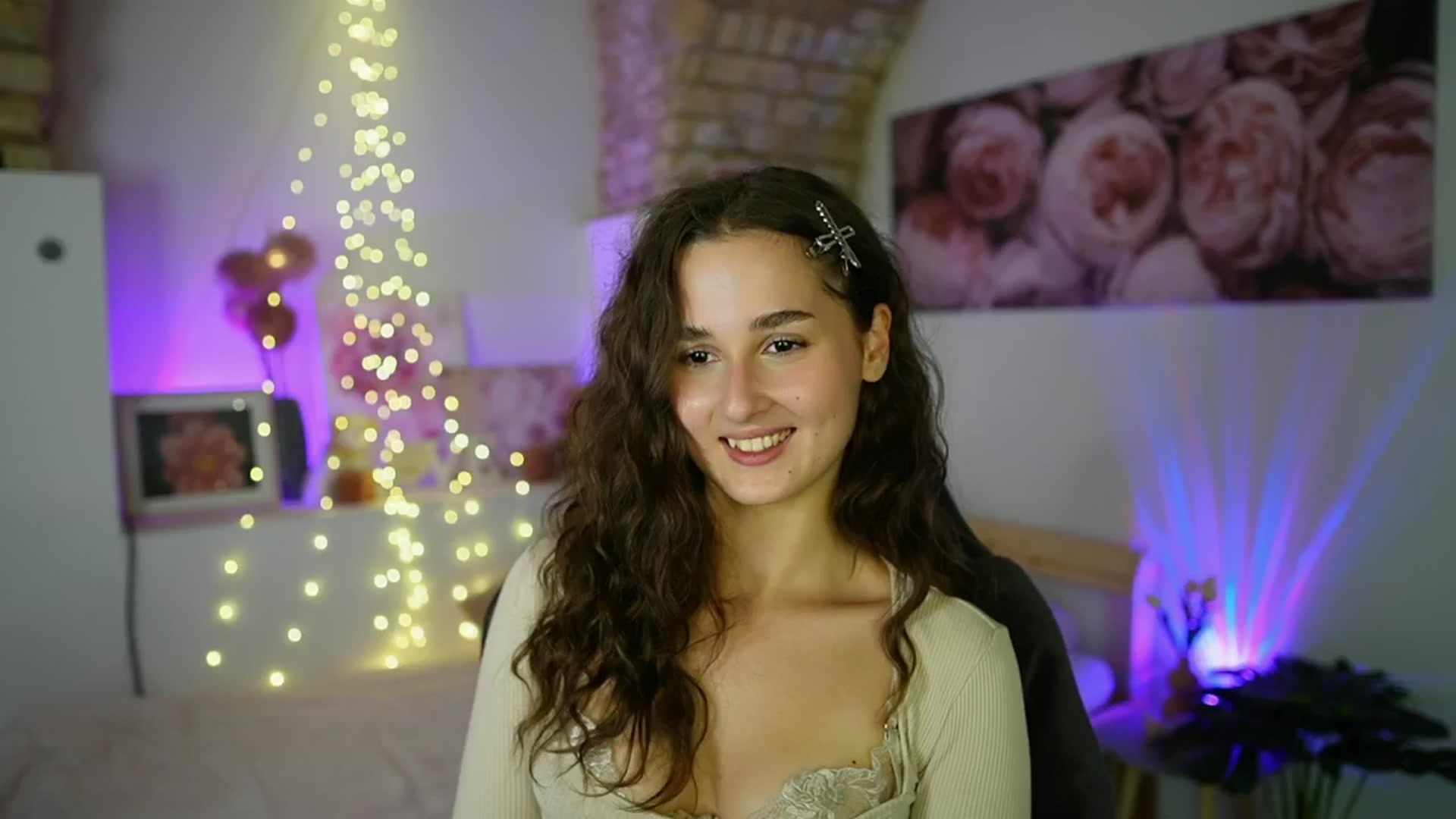 Gallery image thumbnail from Anita_Grey_'s myfreecams stream on, 08/05/2025, 19:11 image 13 of 20