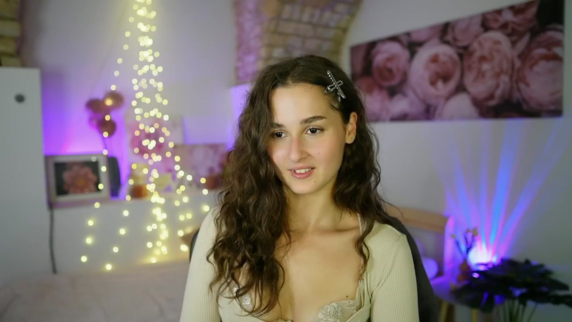 Gallery image thumbnail from Anita_Grey_'s myfreecams stream on, 08/05/2025, 19:11 image 11 of 20