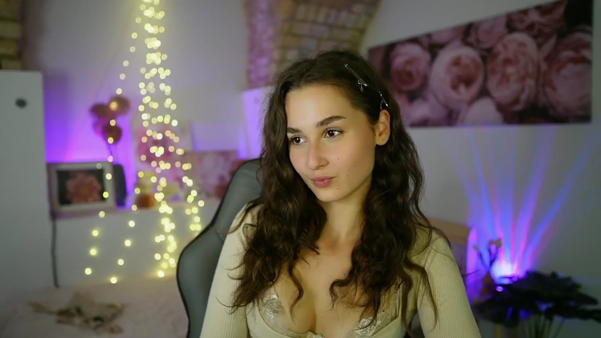 Gallery image thumbnail from Anita_Grey_'s myfreecams stream on, 08/05/2025, 20:37 image 7 of 20