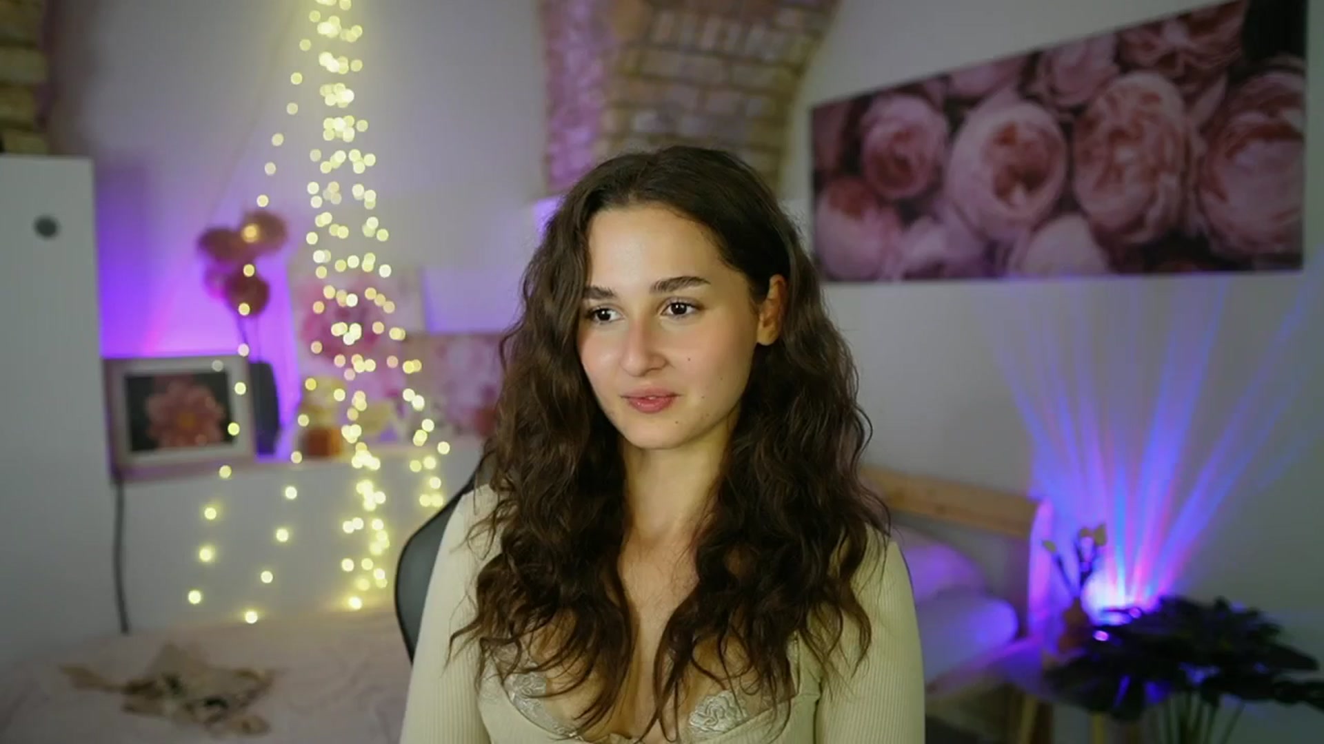 Gallery image thumbnail from Anita_Grey_'s myfreecams stream on, 08/05/2025, 20:37 image 13 of 20