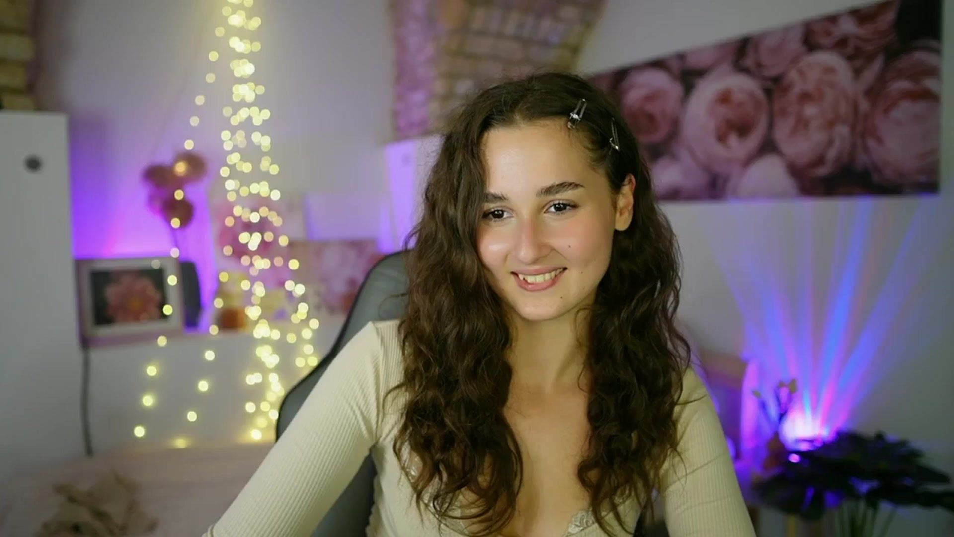 Gallery image thumbnail from Anita_Grey_'s myfreecams stream on, 08/05/2025, 22:43 image 1 of 20