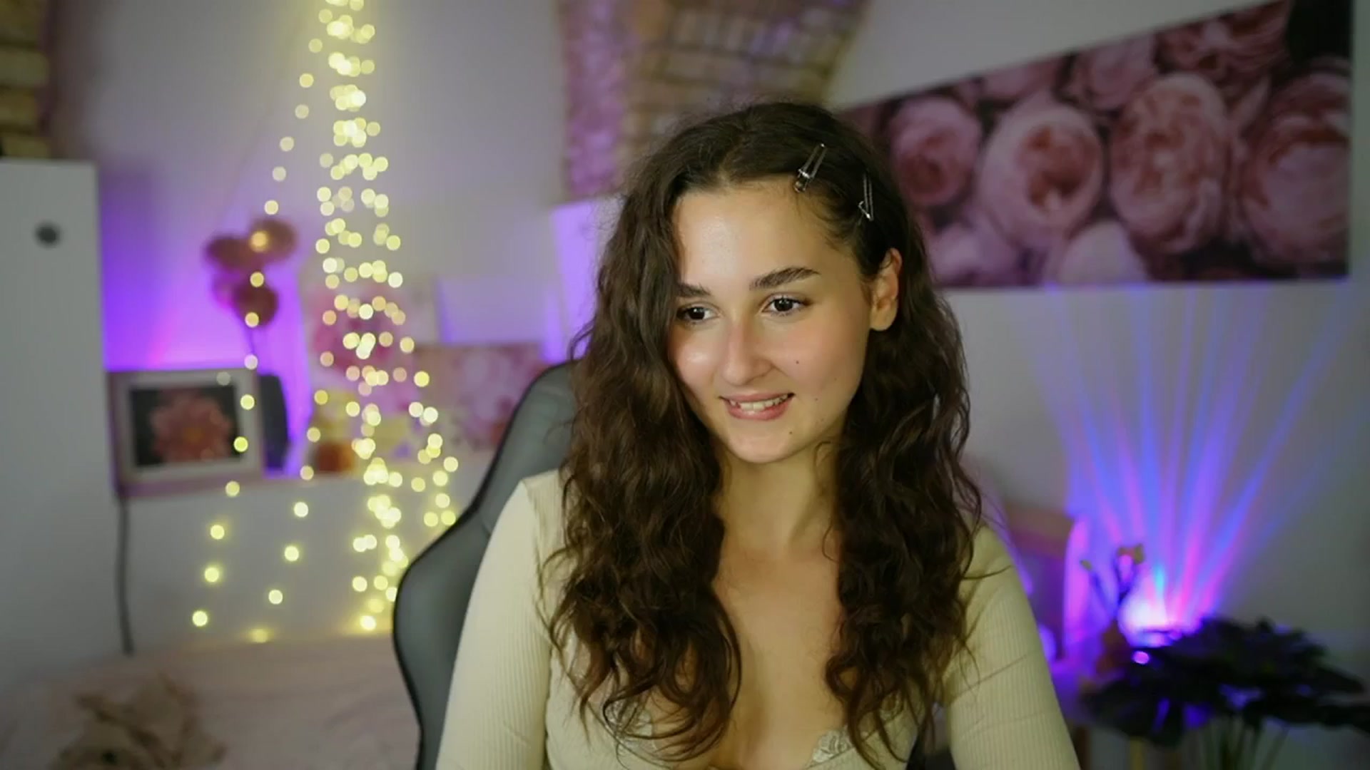 Gallery image thumbnail from Anita_Grey_'s myfreecams stream on, 08/05/2025, 22:43 image 2 of 20