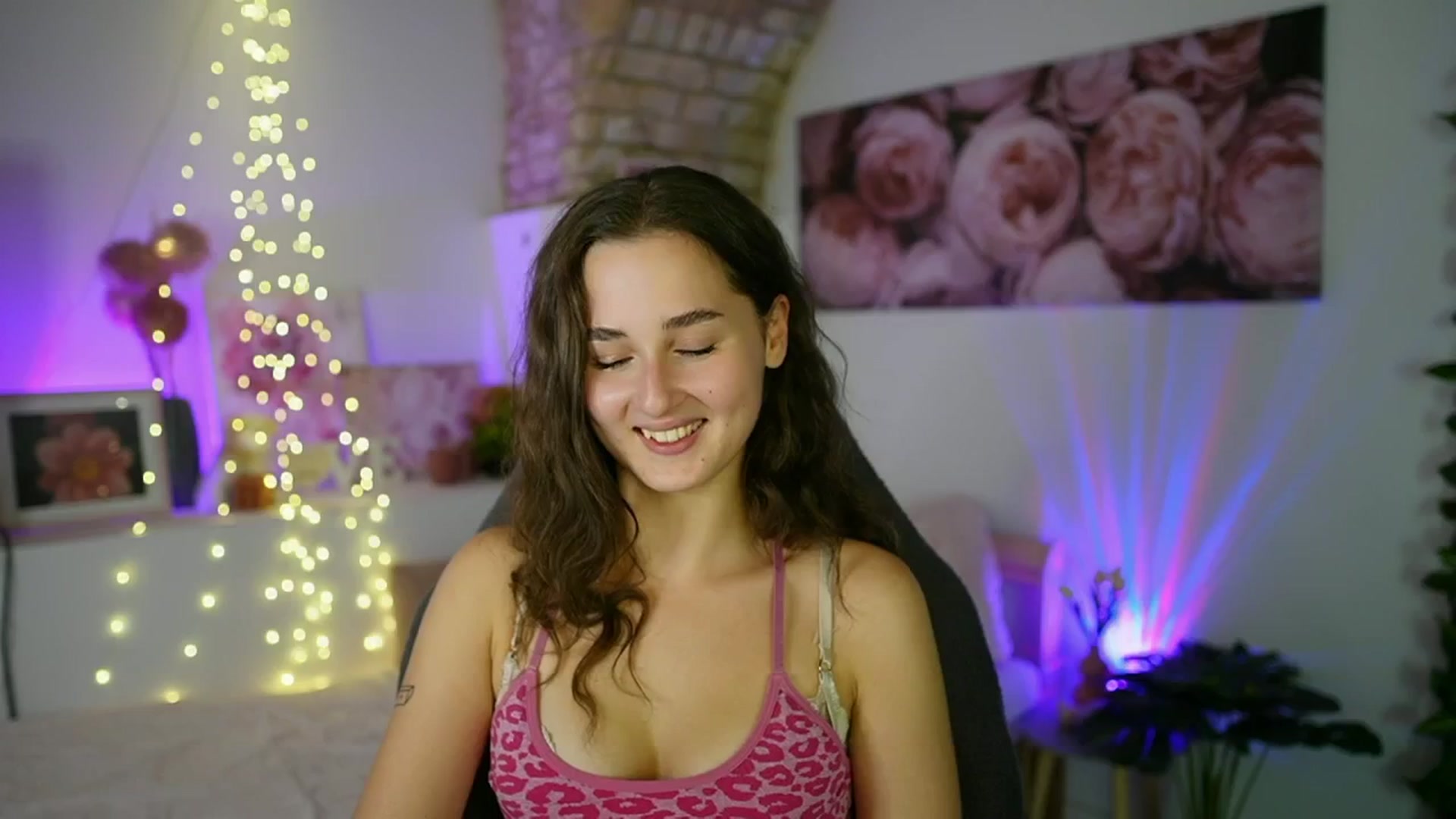 Gallery image thumbnail from Anita_Grey_'s myfreecams stream on, 08/07/2025, 19:21 image 13 of 20
