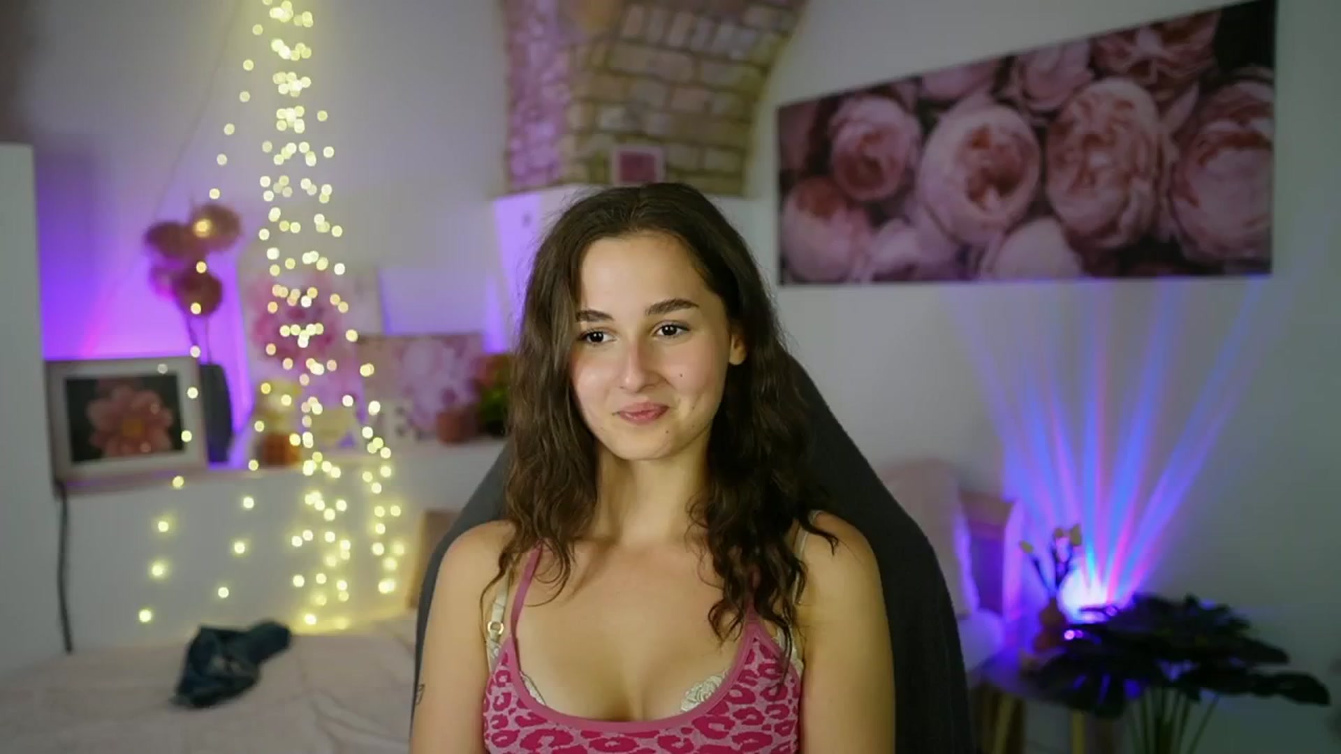 Gallery image thumbnail from Anita_Grey_'s myfreecams stream on, 08/07/2025, 20:05 image 13 of 20