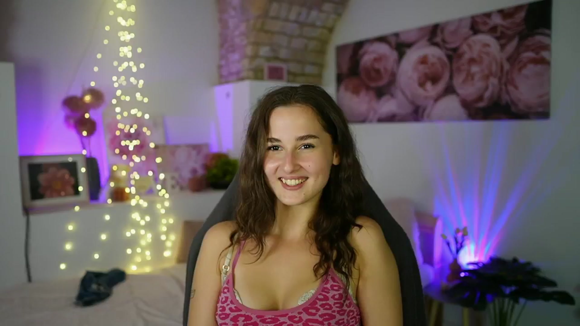 Gallery image thumbnail from Anita_Grey_'s myfreecams stream on, 08/07/2025, 20:05 image 14 of 20