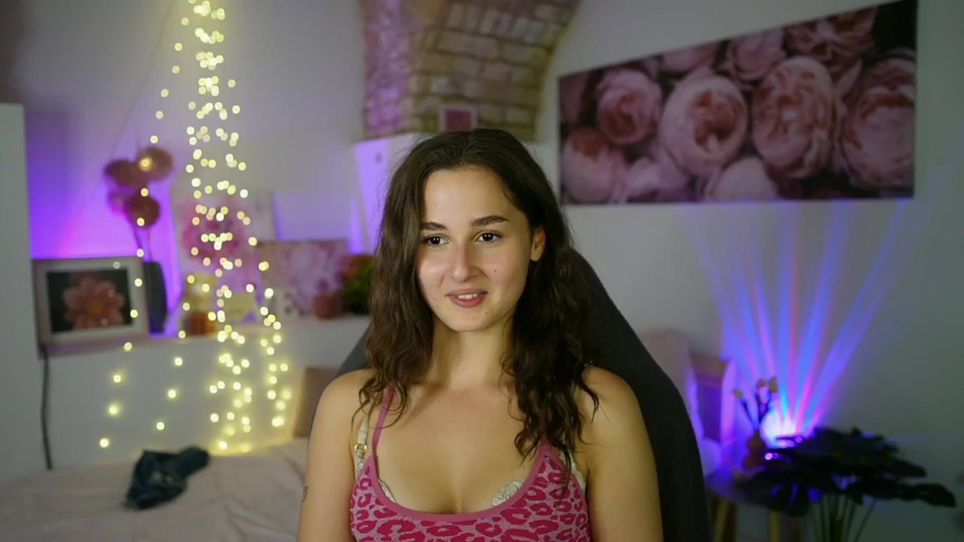 Gallery image thumbnail from Anita_Grey_'s myfreecams stream on, 08/07/2025, 20:05 image 6 of 20