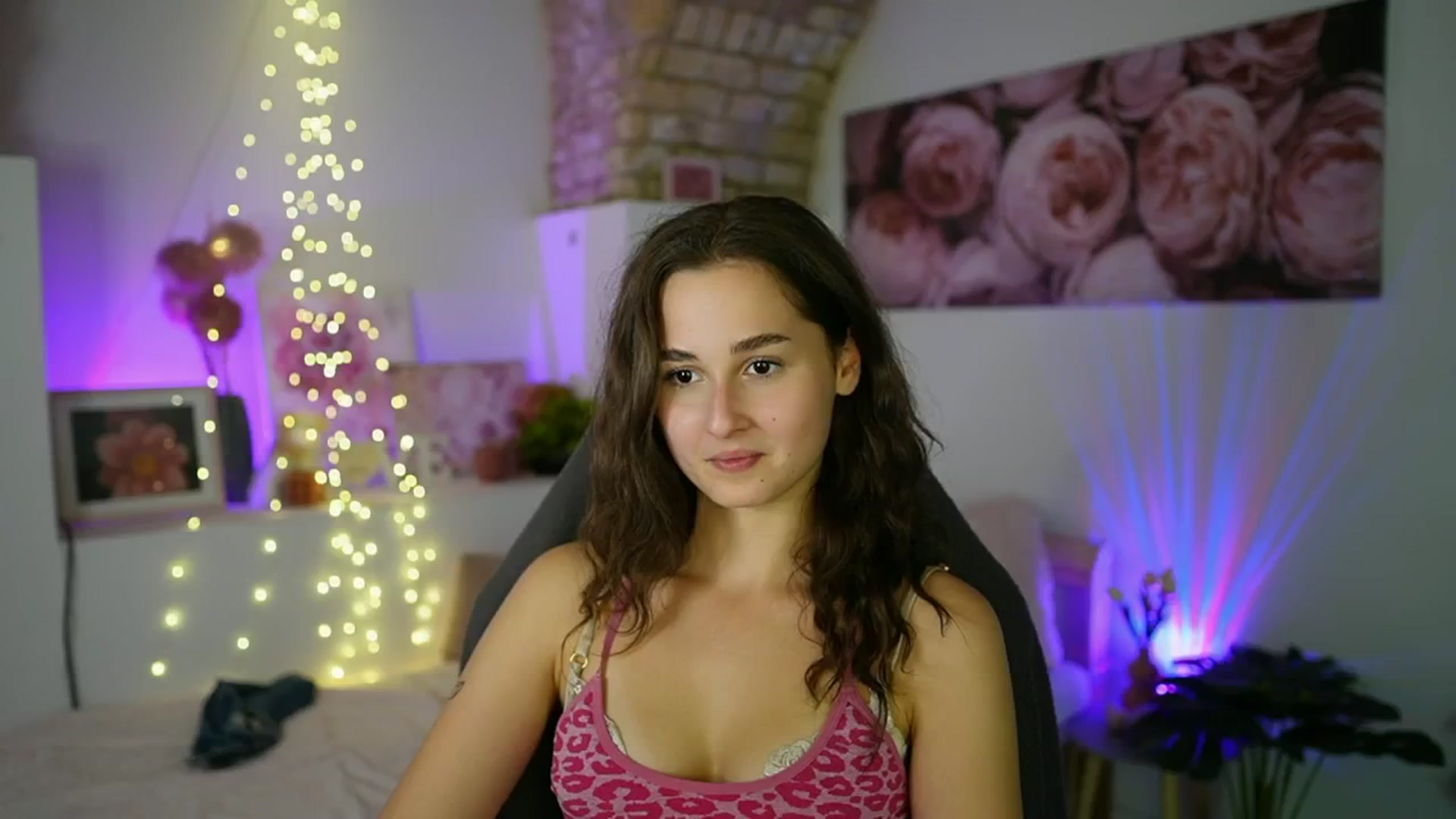 Gallery image thumbnail from Anita_Grey_'s myfreecams stream on, 08/07/2025, 20:05 image 9 of 20