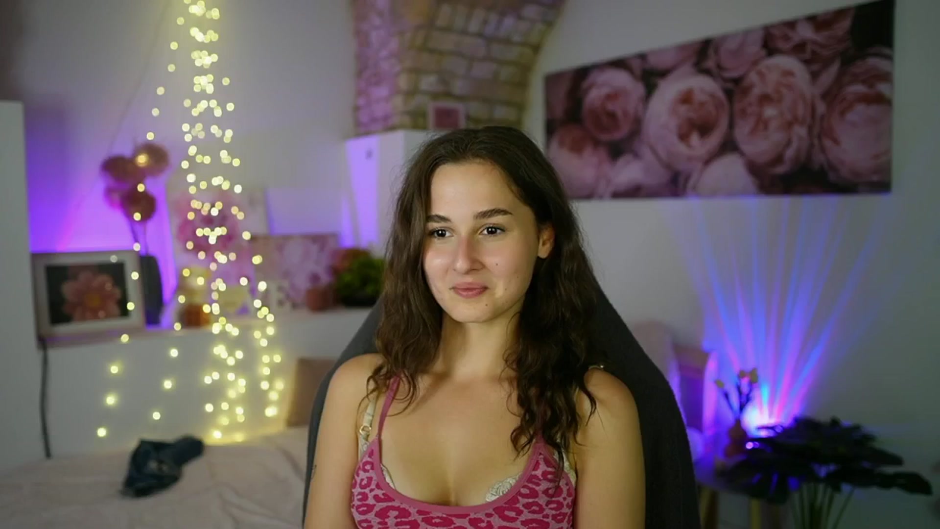 Gallery image thumbnail from Anita_Grey_'s myfreecams stream on, 08/07/2025, 20:05 image 7 of 20