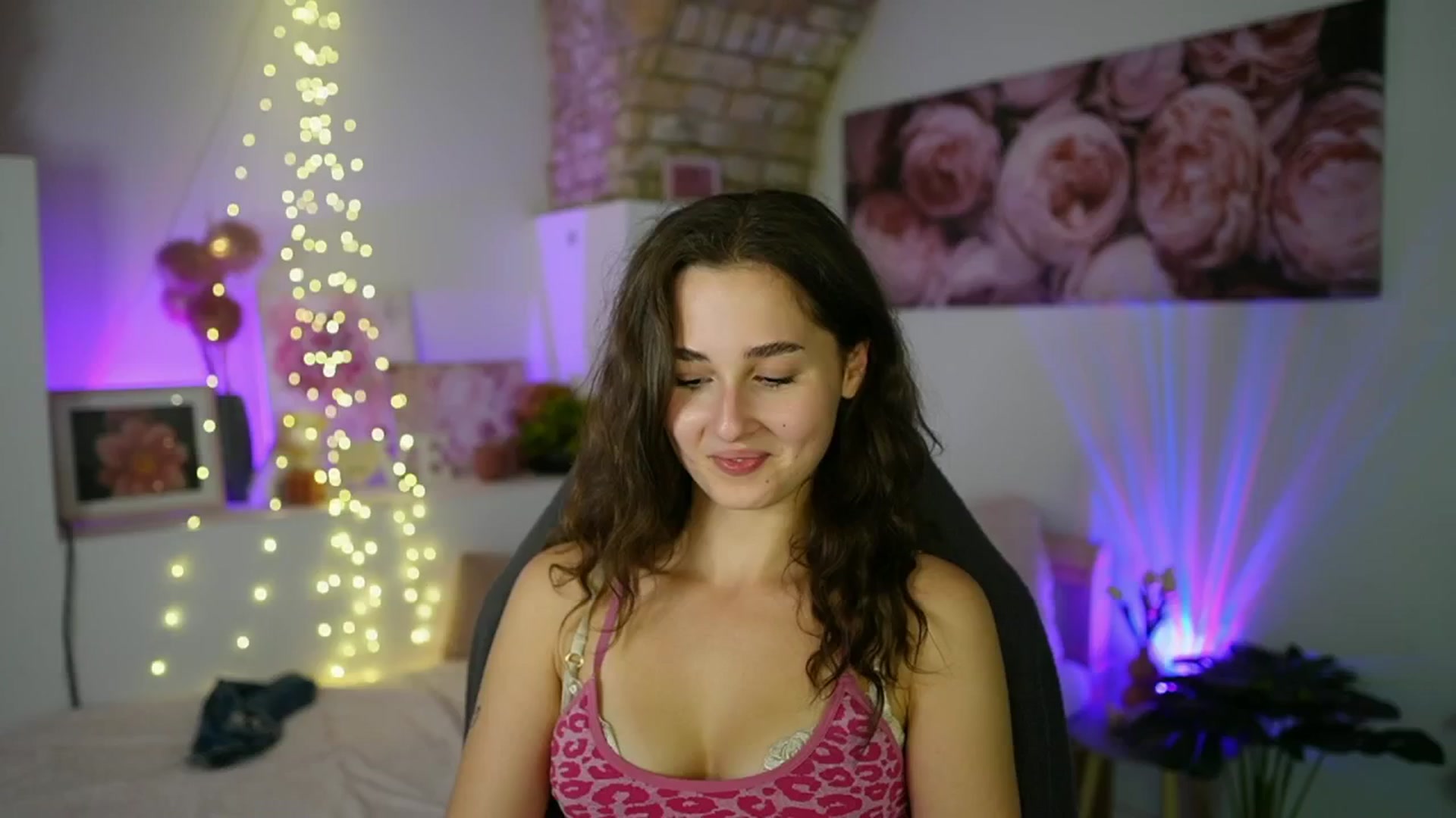 Gallery image thumbnail from Anita_Grey_'s myfreecams stream on, 08/07/2025, 20:05 image 3 of 20