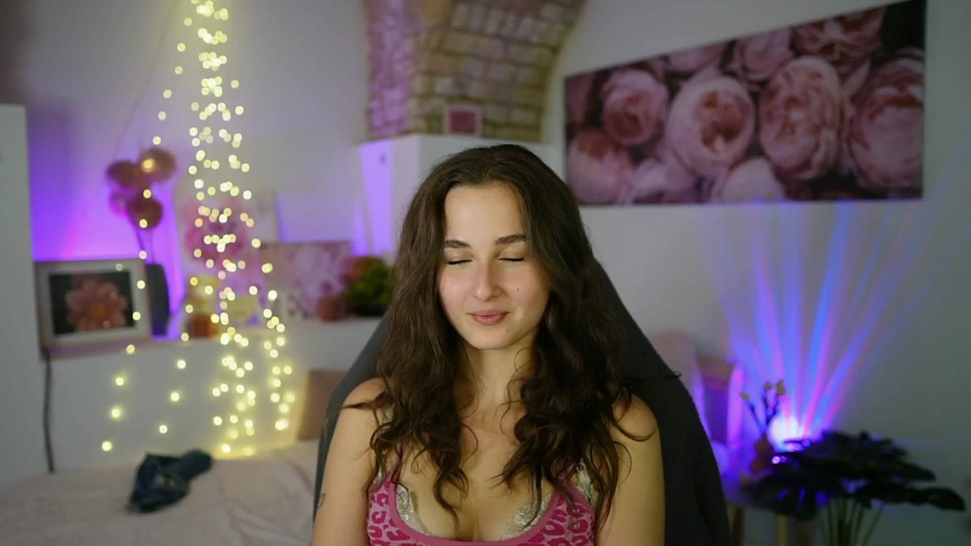 Gallery image thumbnail from Anita_Grey_'s myfreecams stream on, 08/07/2025, 21:15 image 8 of 20