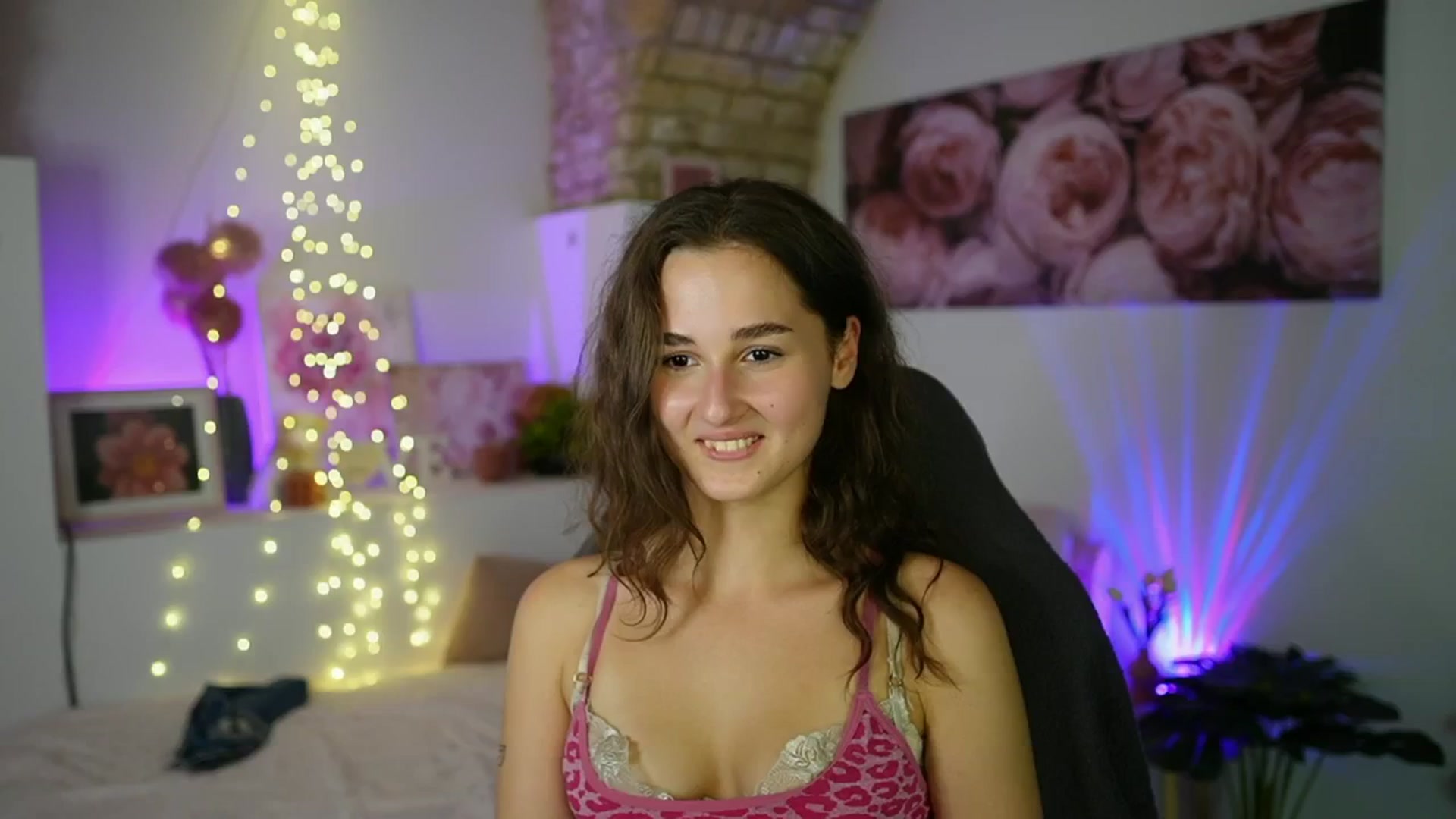 Gallery image thumbnail from Anita_Grey_'s myfreecams stream on, 08/07/2025, 22:40 image 11 of 20
