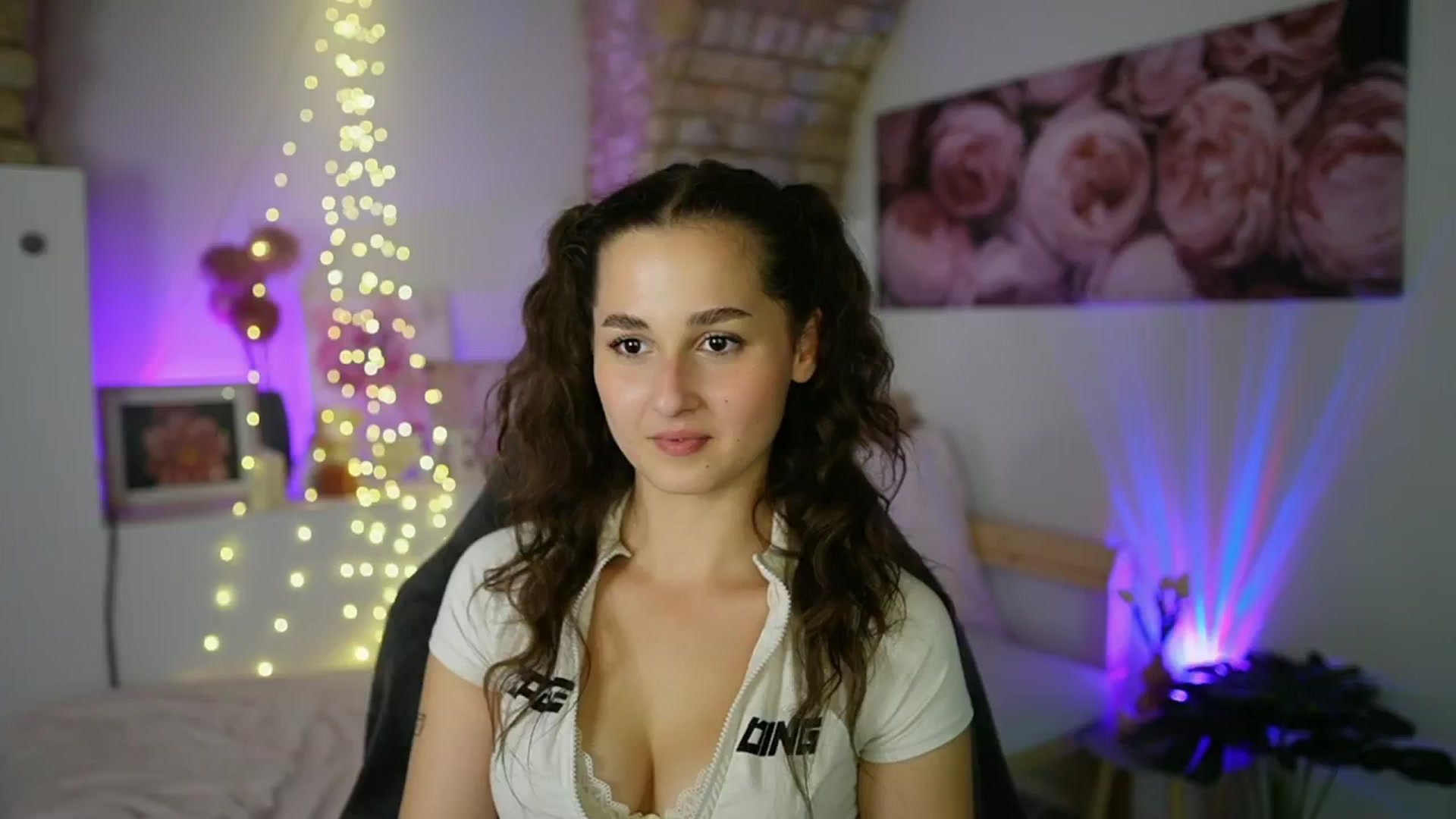 Gallery image thumbnail from Anita_Grey_'s myfreecams stream on, 08/10/2025, 22:11 image 9 of 20