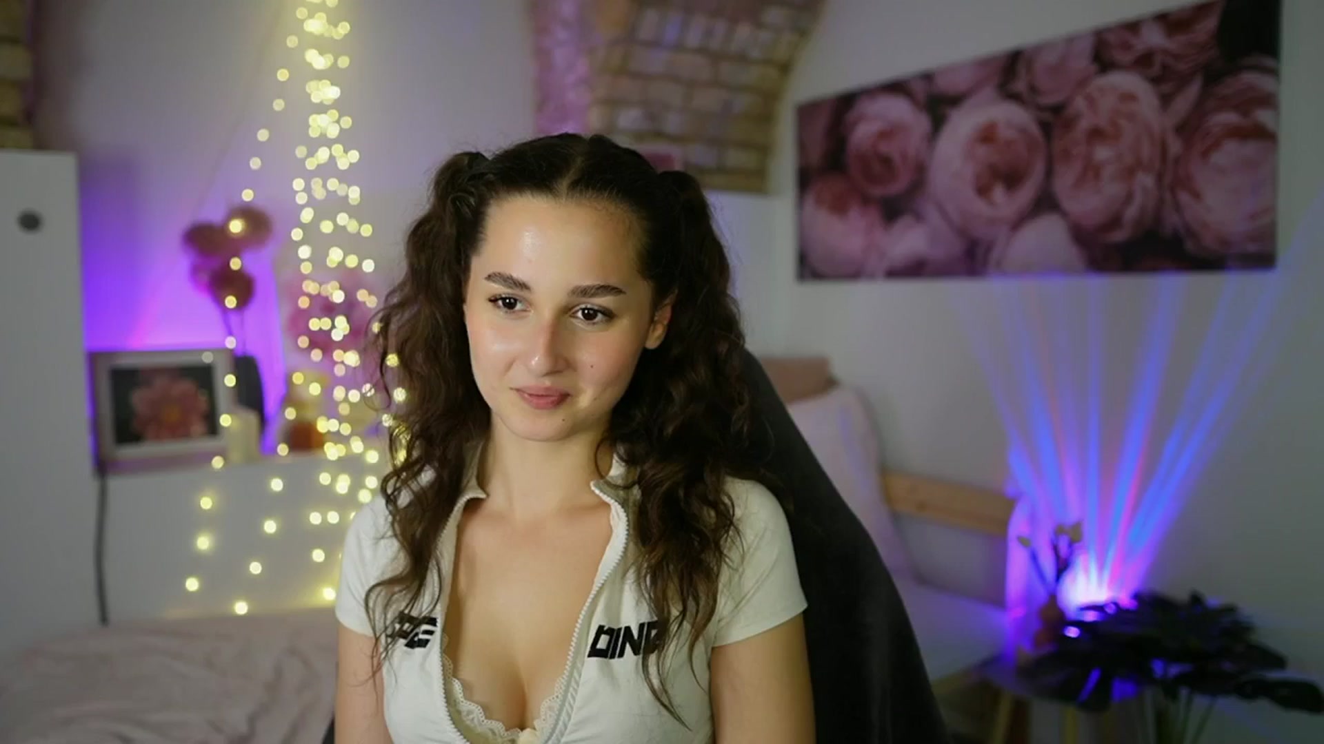 Gallery image thumbnail from Anita_Grey_'s myfreecams stream on, 08/10/2025, 22:11 image 3 of 20