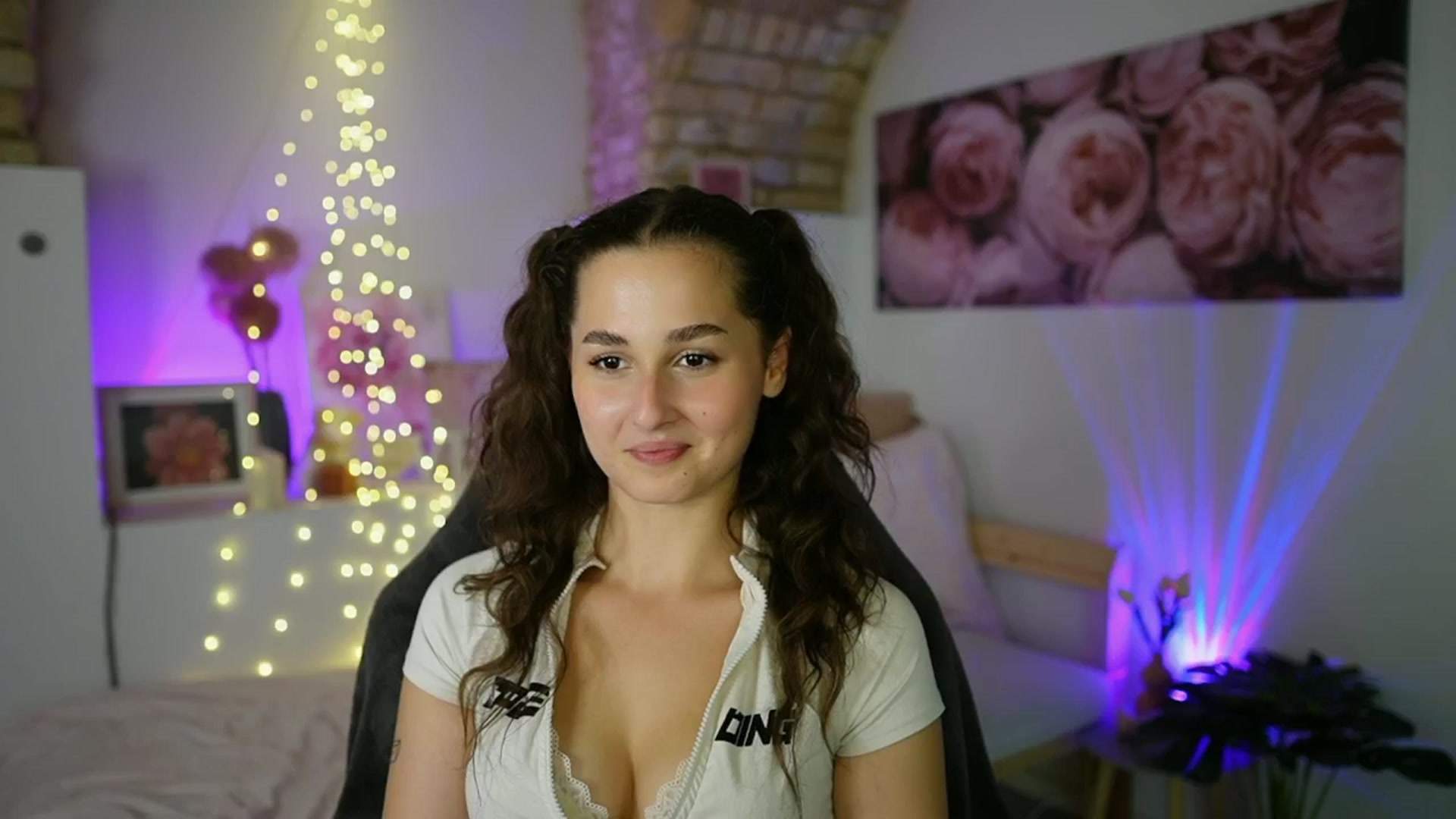 Gallery image thumbnail from Anita_Grey_'s myfreecams stream on, 08/10/2025, 22:11 image 18 of 20
