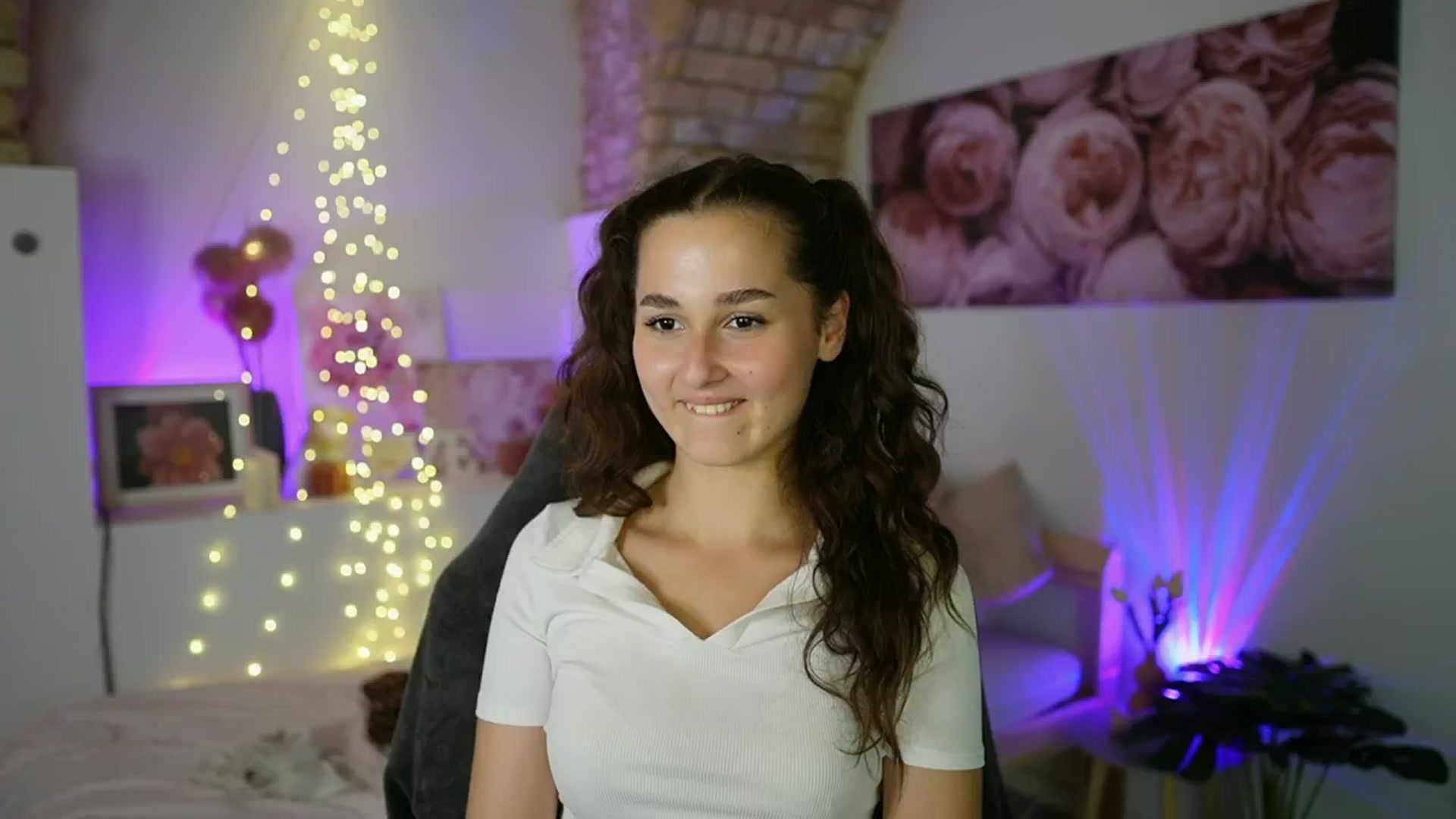 Gallery image thumbnail from Anita_Grey_'s myfreecams stream on, 08/10/2025, 23:36 image 8 of 20