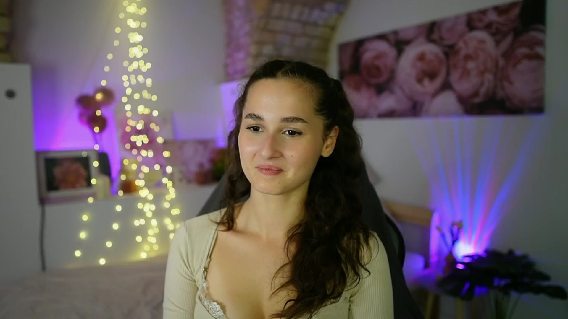 Gallery image thumbnail from Anita_Grey_'s myfreecams stream on, 08/11/2025, 20:17 image 3 of 20