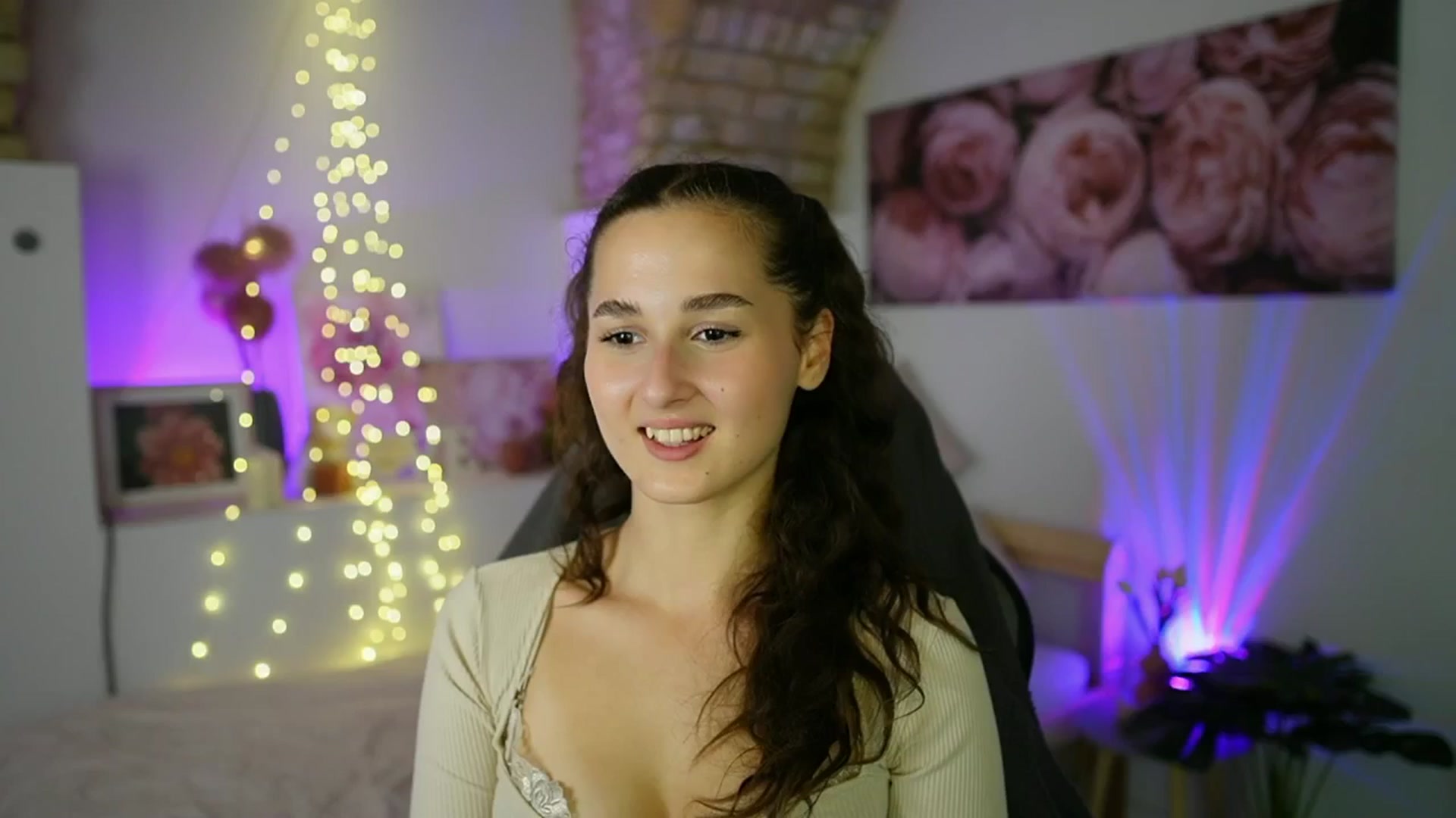 Gallery image thumbnail from Anita_Grey_'s myfreecams stream on, 08/11/2025, 20:17 image 11 of 20