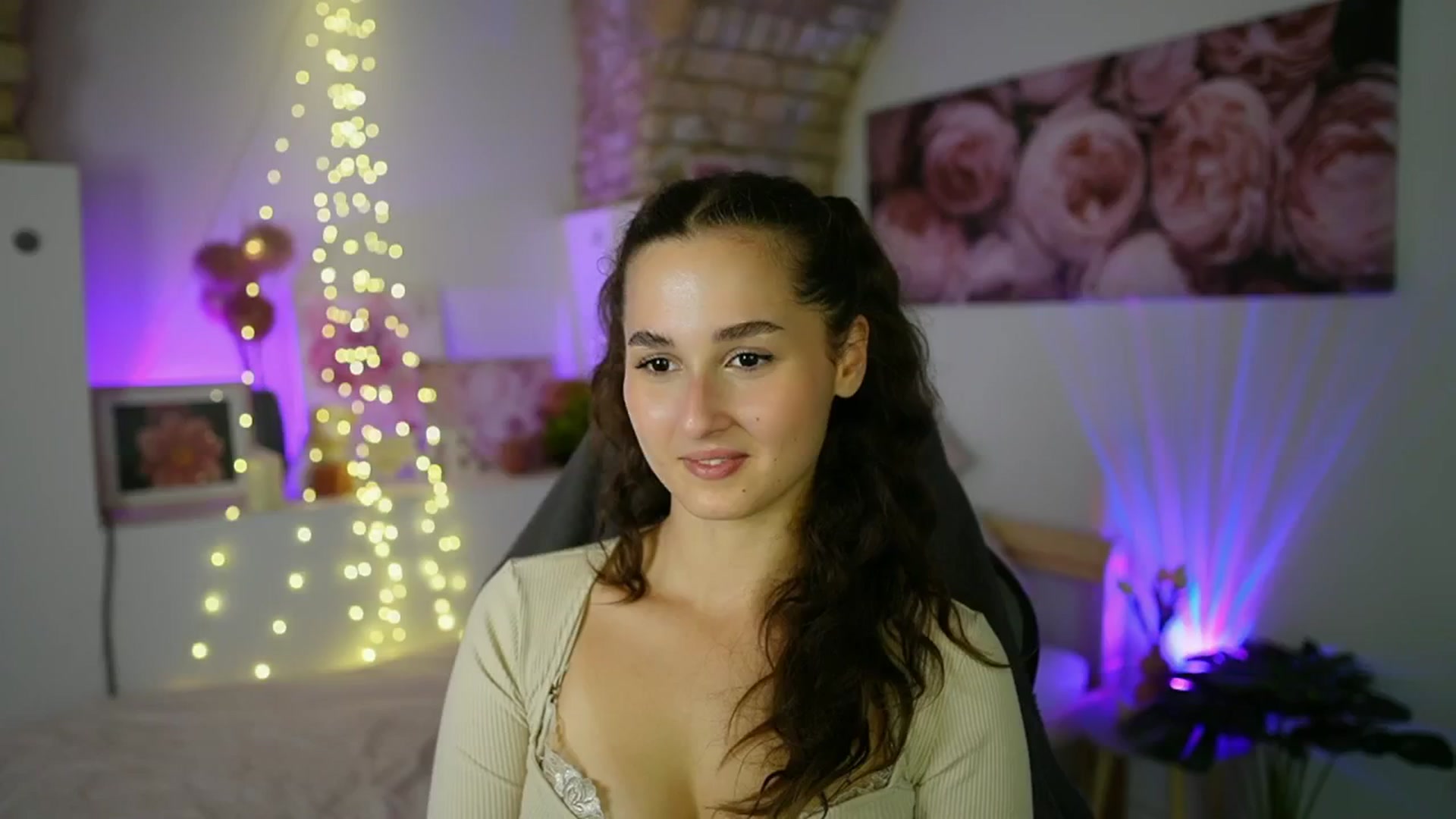Gallery image thumbnail from Anita_Grey_'s myfreecams stream on, 08/11/2025, 20:17 image 10 of 20