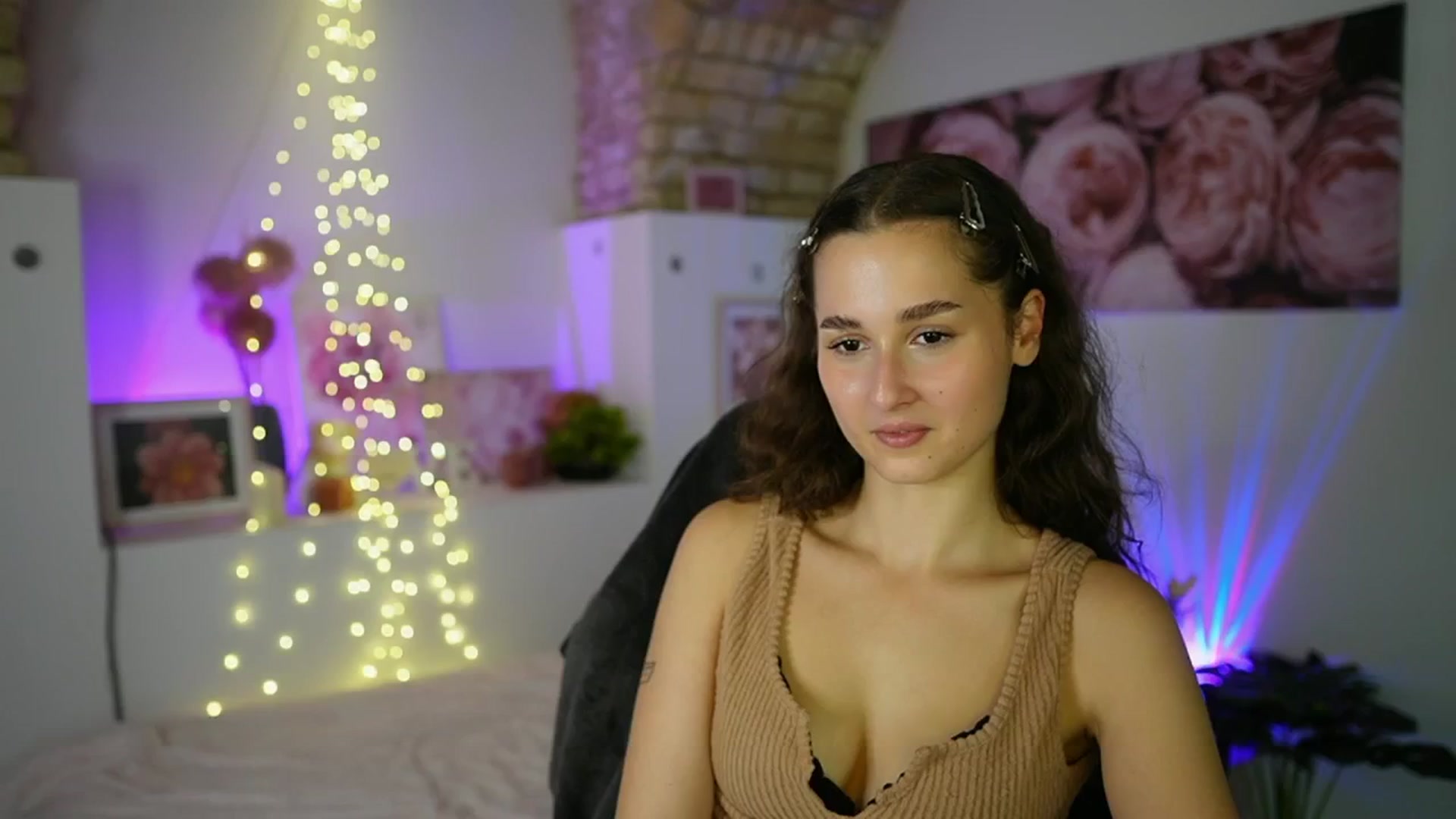 Gallery image thumbnail from Anita_Grey_'s myfreecams stream on, 08/12/2025, 19:00 image 12 of 20