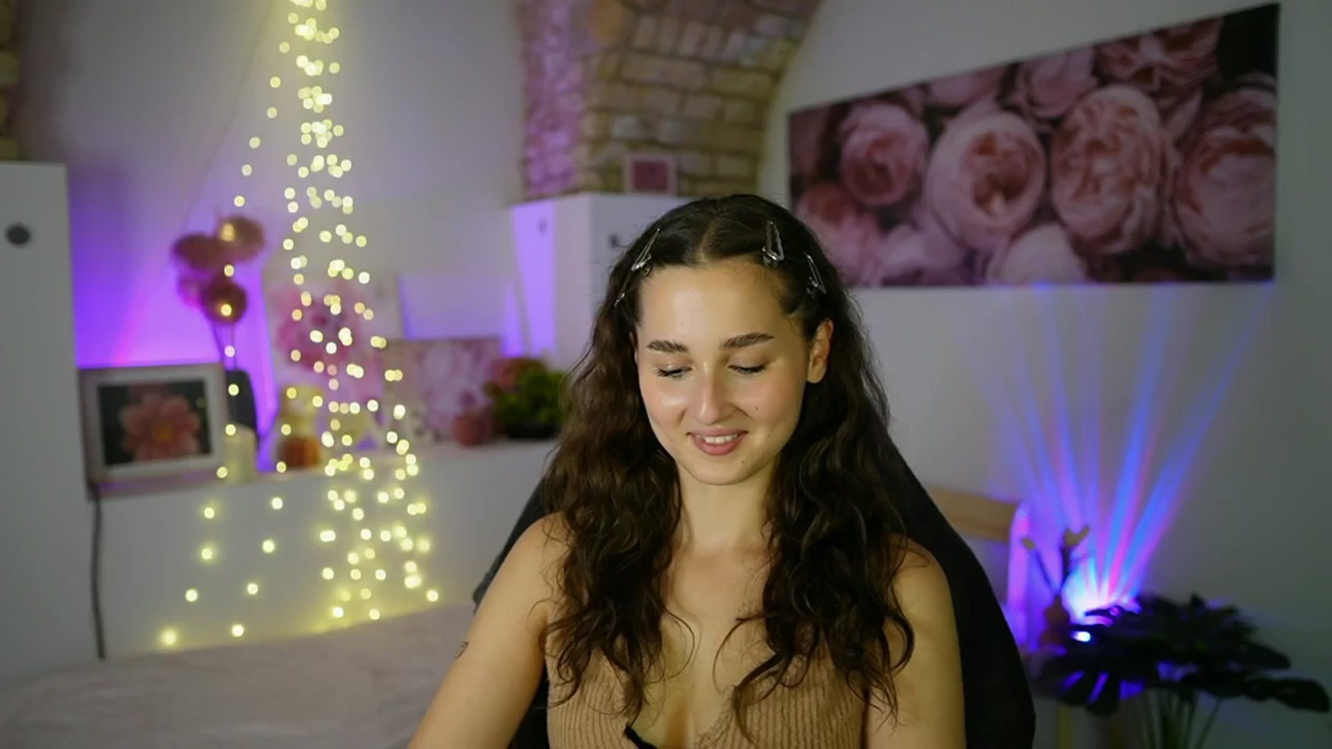 Gallery image thumbnail from Anita_Grey_'s myfreecams stream on, 08/12/2025, 20:44 image 6 of 20