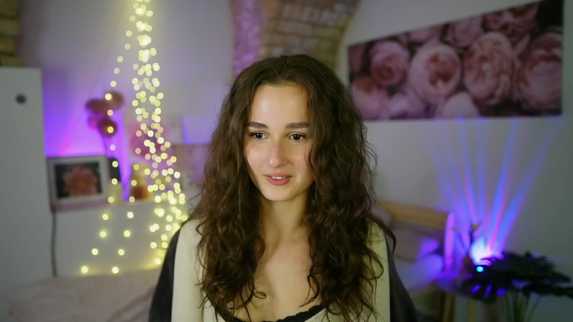 Gallery image thumbnail from Anita_Grey_'s myfreecams stream on, 08/17/2025, 20:36 image 13 of 20