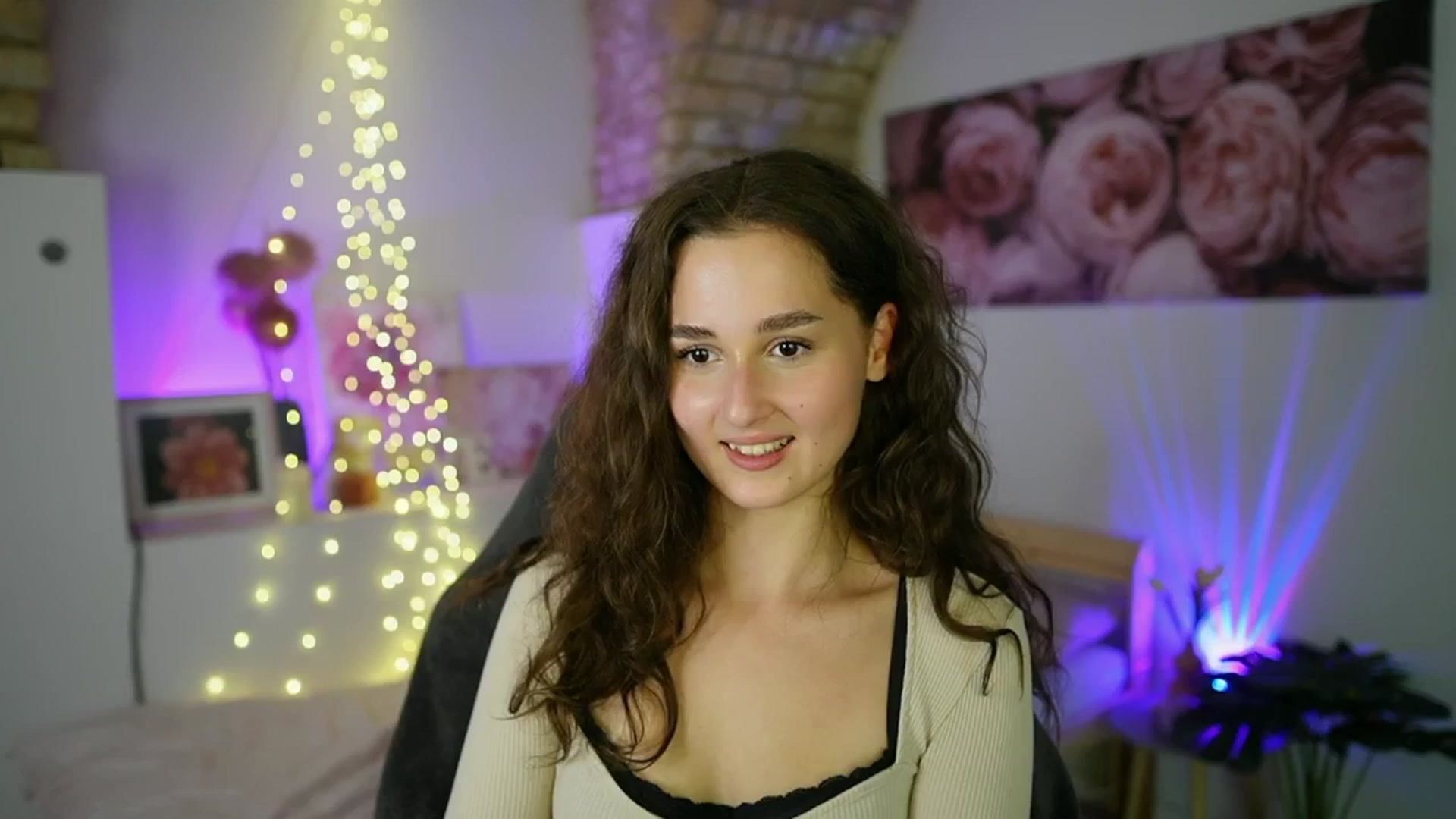 Gallery image thumbnail from Anita_Grey_'s myfreecams stream on, 08/17/2025, 20:36 image 14 of 20