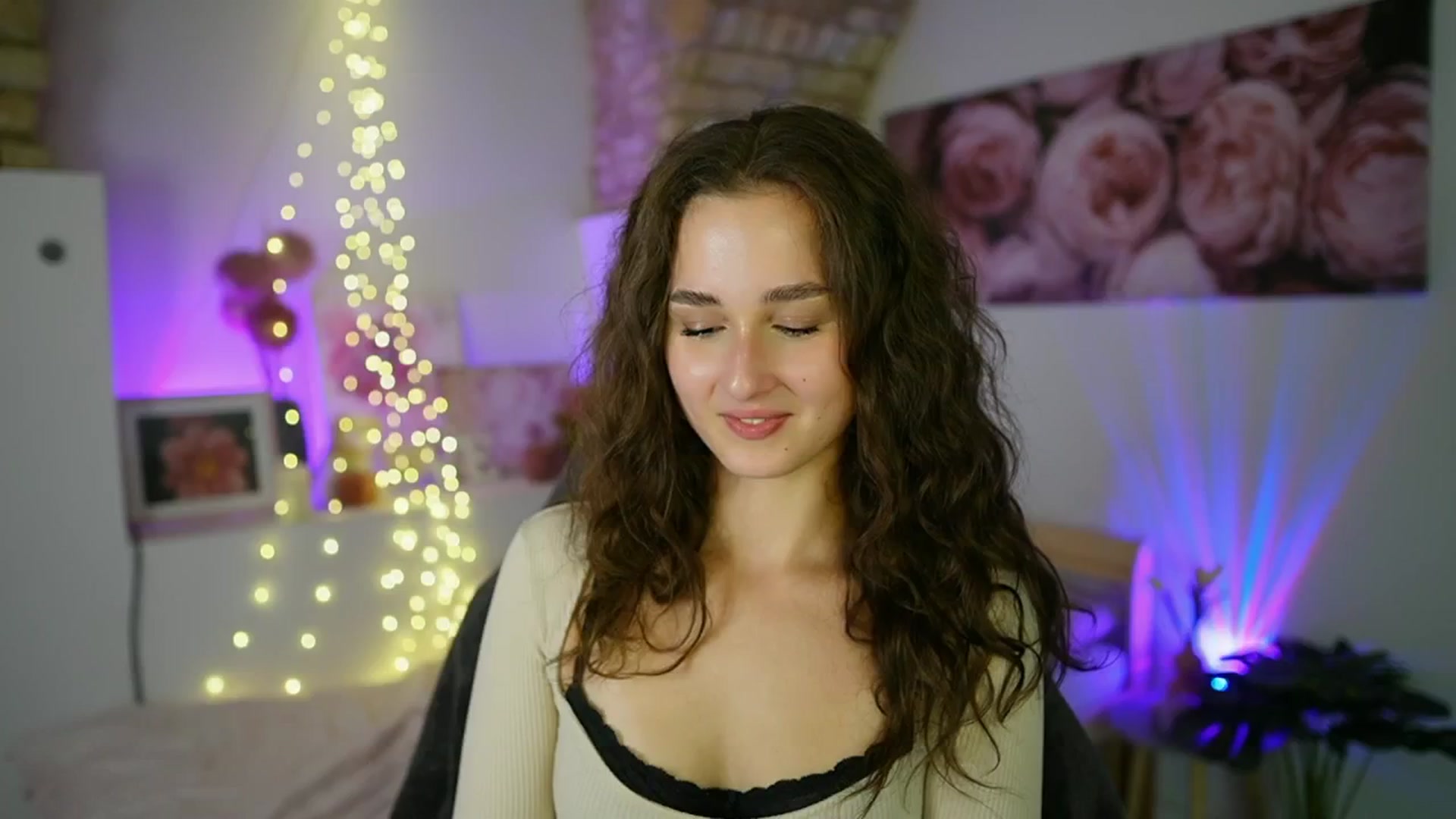 Gallery image thumbnail from Anita_Grey_'s myfreecams stream on, 08/17/2025, 20:36 image 2 of 20