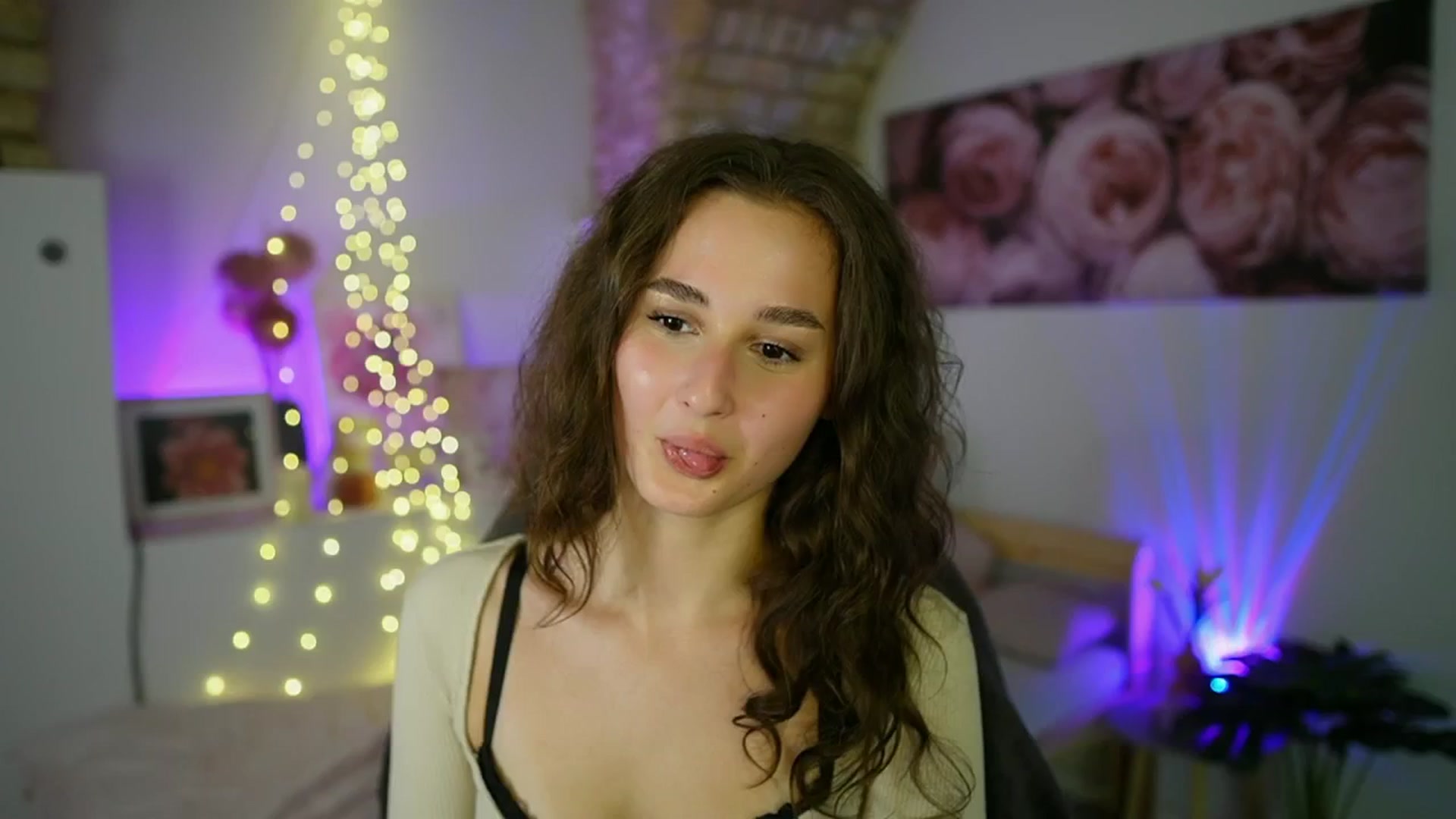 Gallery image thumbnail from Anita_Grey_'s myfreecams stream on, 08/17/2025, 20:36 image 11 of 20