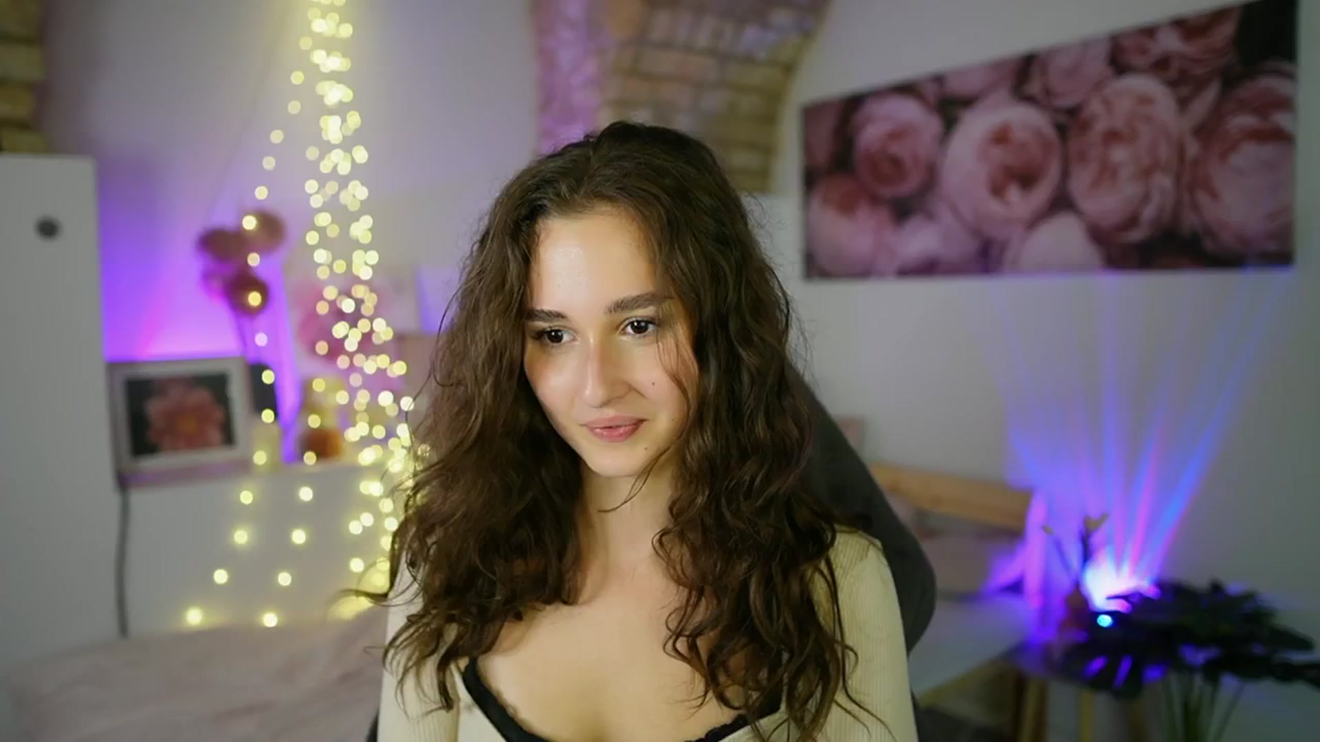 Gallery image thumbnail from Anita_Grey_'s myfreecams stream on, 08/18/2025, 24:05 image 4 of 20